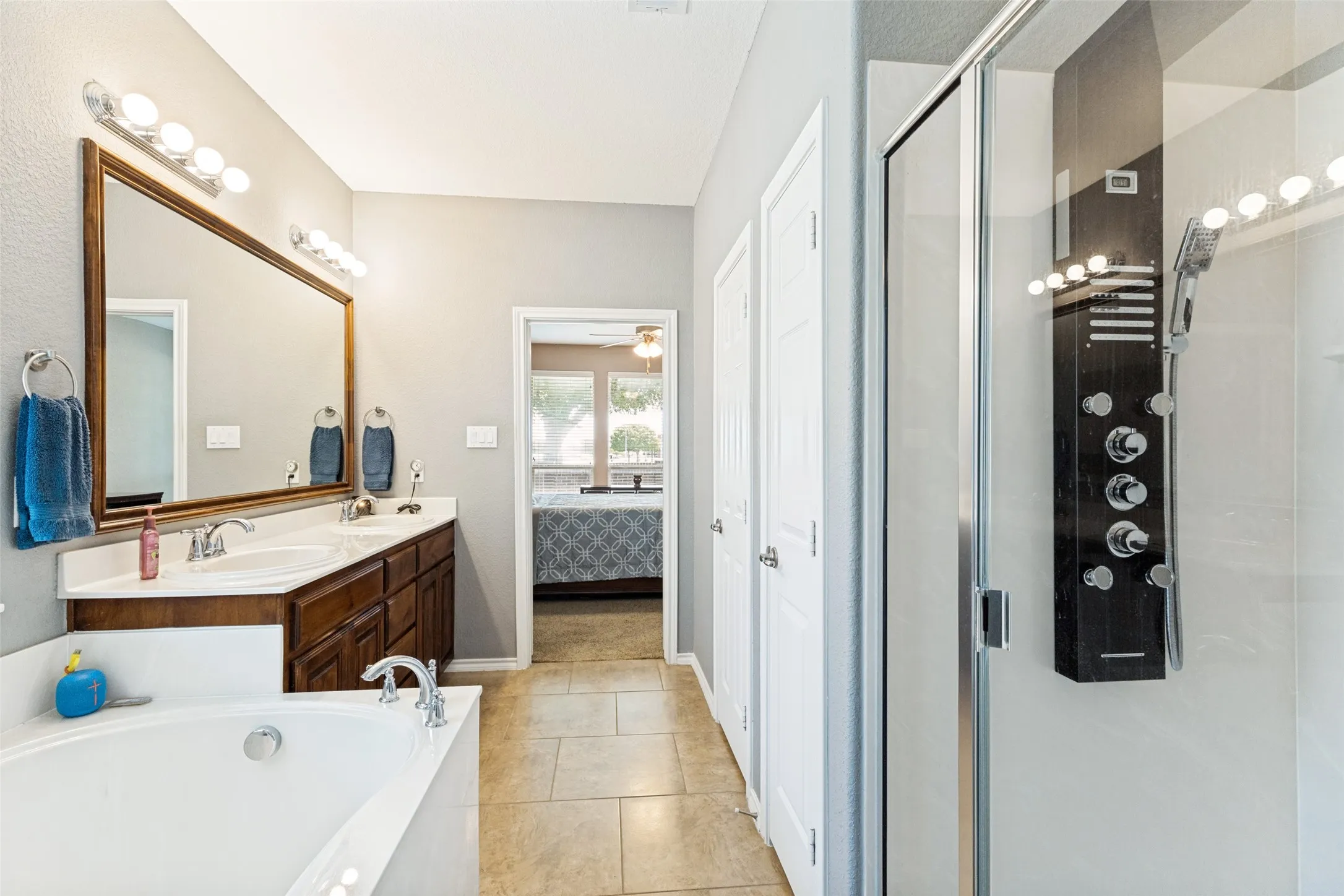 Single Family Residence For Sale in Tarrant County , 8200 Misty Water Drive, Fort Worth, Texas 76131, 3 Bedroom, 2 Bathroom, 2 Garage spaces, 1,844 Sqft, built in 2011, mls#21363728, Real Estate Agent in Fort Worth, Homes For Sale in Tarrant county, Homes For Sale in Fort Worth, Realtor in Fort Worth Texas, Real Estate Brokerage Independent Realty Texas, Luminita Cordes Realtor