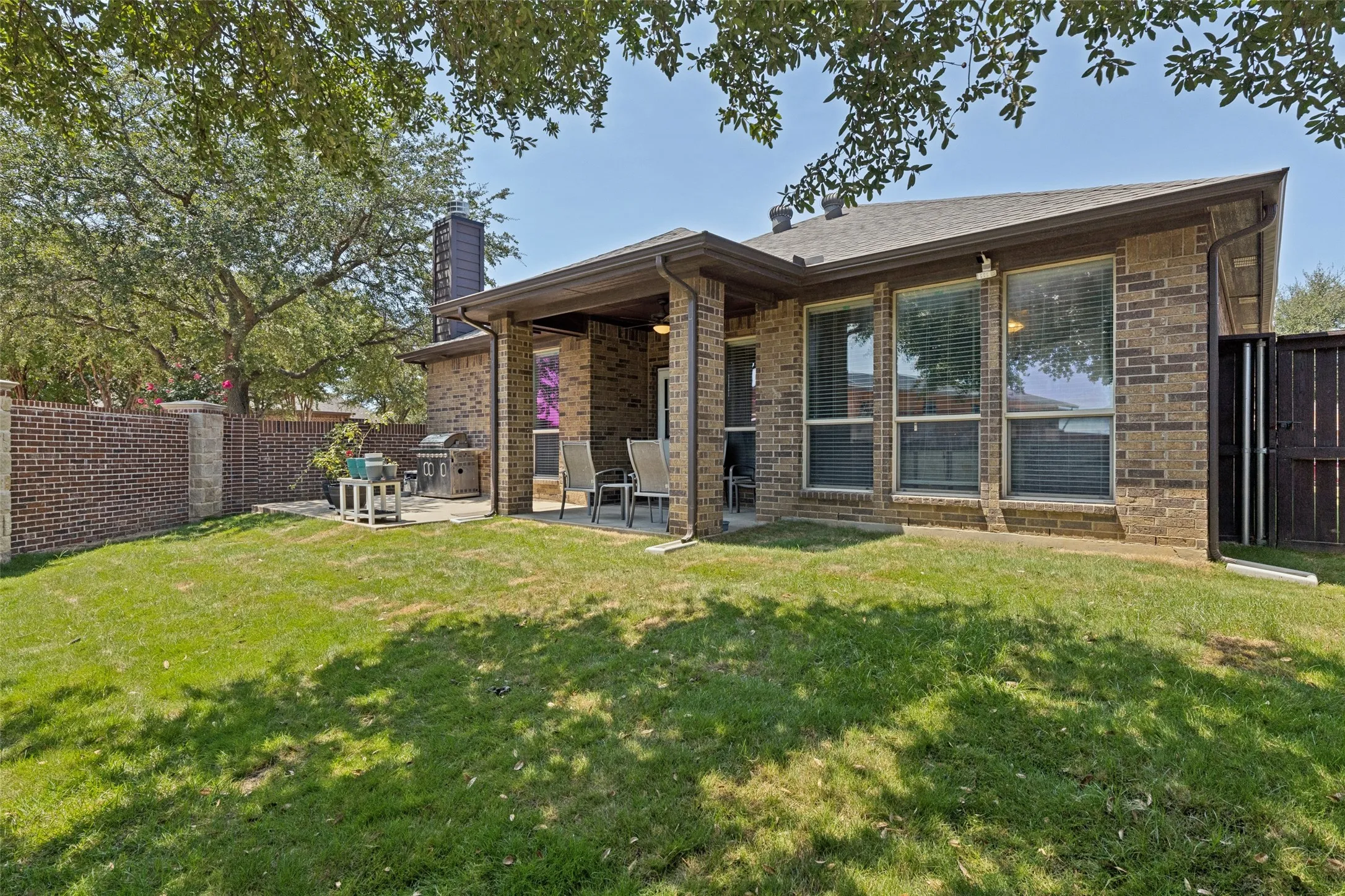 Single Family Residence For Sale in Tarrant County , 8200 Misty Water Drive, Fort Worth, Texas 76131, 3 Bedroom, 2 Bathroom, 2 Garage spaces, 1,844 Sqft, built in 2011, mls#21363728, Real Estate Agent in Fort Worth, Homes For Sale in Tarrant county, Homes For Sale in Fort Worth, Realtor in Fort Worth Texas, Real Estate Brokerage Independent Realty Texas, Luminita Cordes Realtor