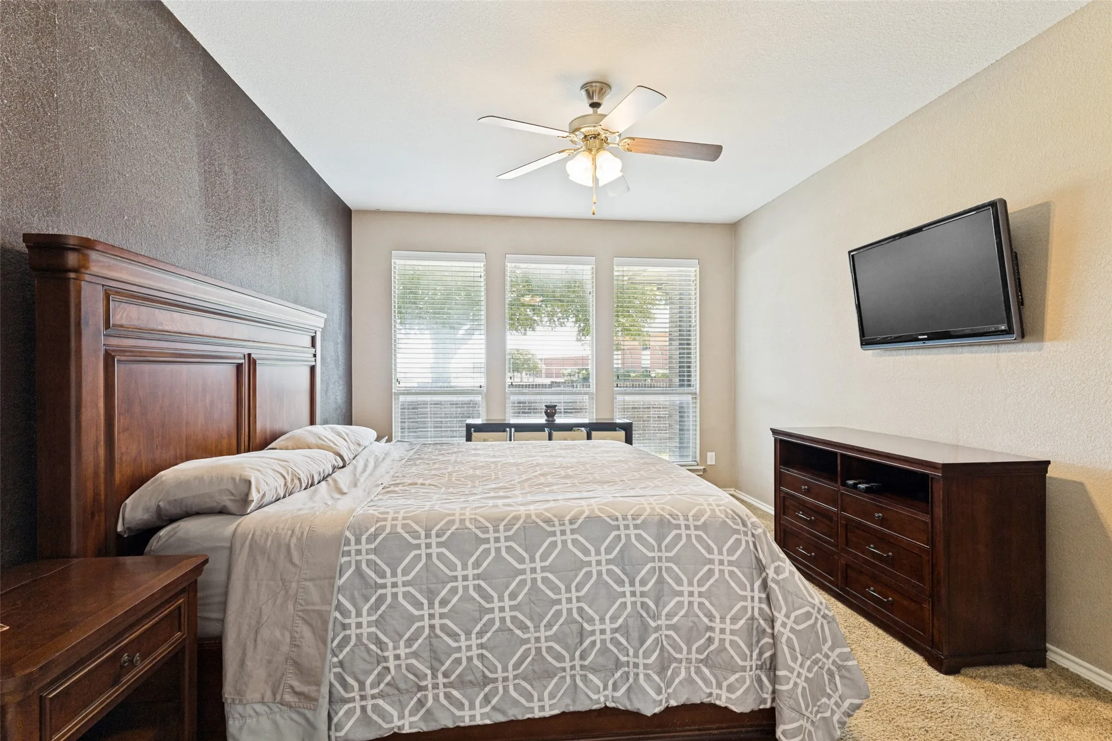 Single Family Residence For Sale in Tarrant County , 8200 Misty Water Drive, Fort Worth, Texas 76131, 3 Bedroom, 2 Bathroom, 2 Garage spaces, 1,844 Sqft, built in 2011, mls#21363728, Real Estate Agent in Fort Worth, Homes For Sale in Tarrant county, Homes For Sale in Fort Worth, Realtor in Fort Worth Texas, Real Estate Brokerage Independent Realty Texas, Luminita Cordes Realtor