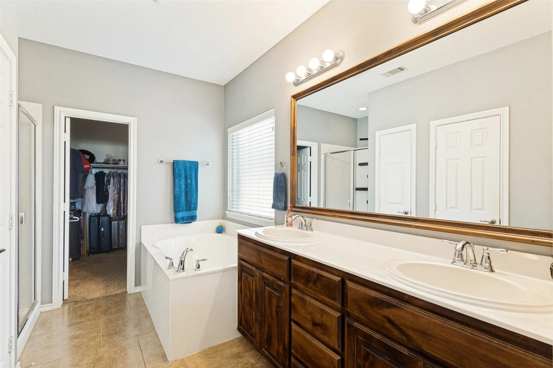 Single Family Residence For Sale in Tarrant County , 8200 Misty Water Drive, Fort Worth, Texas 76131, 3 Bedroom, 2 Bathroom, 2 Garage spaces, 1,844 Sqft, built in 2011, mls#21363728, Real Estate Agent in Fort Worth, Homes For Sale in Tarrant county, Homes For Sale in Fort Worth, Realtor in Fort Worth Texas, Real Estate Brokerage Independent Realty Texas, Luminita Cordes Realtor