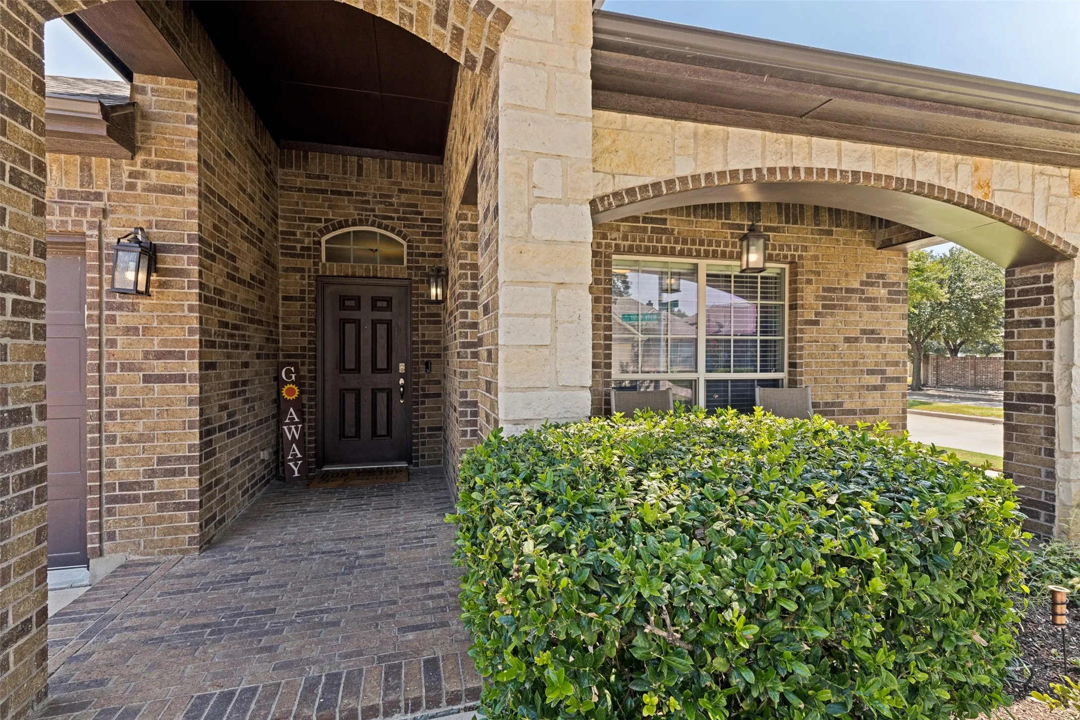 Single Family Residence For Sale in Tarrant County , 8200 Misty Water Drive, Fort Worth, Texas 76131, 3 Bedroom, 2 Bathroom, 2 Garage spaces, 1,844 Sqft, built in 2011, mls#21363728, Real Estate Agent in Fort Worth, Homes For Sale in Tarrant county, Homes For Sale in Fort Worth, Realtor in Fort Worth Texas, Real Estate Brokerage Independent Realty Texas, Luminita Cordes Realtor