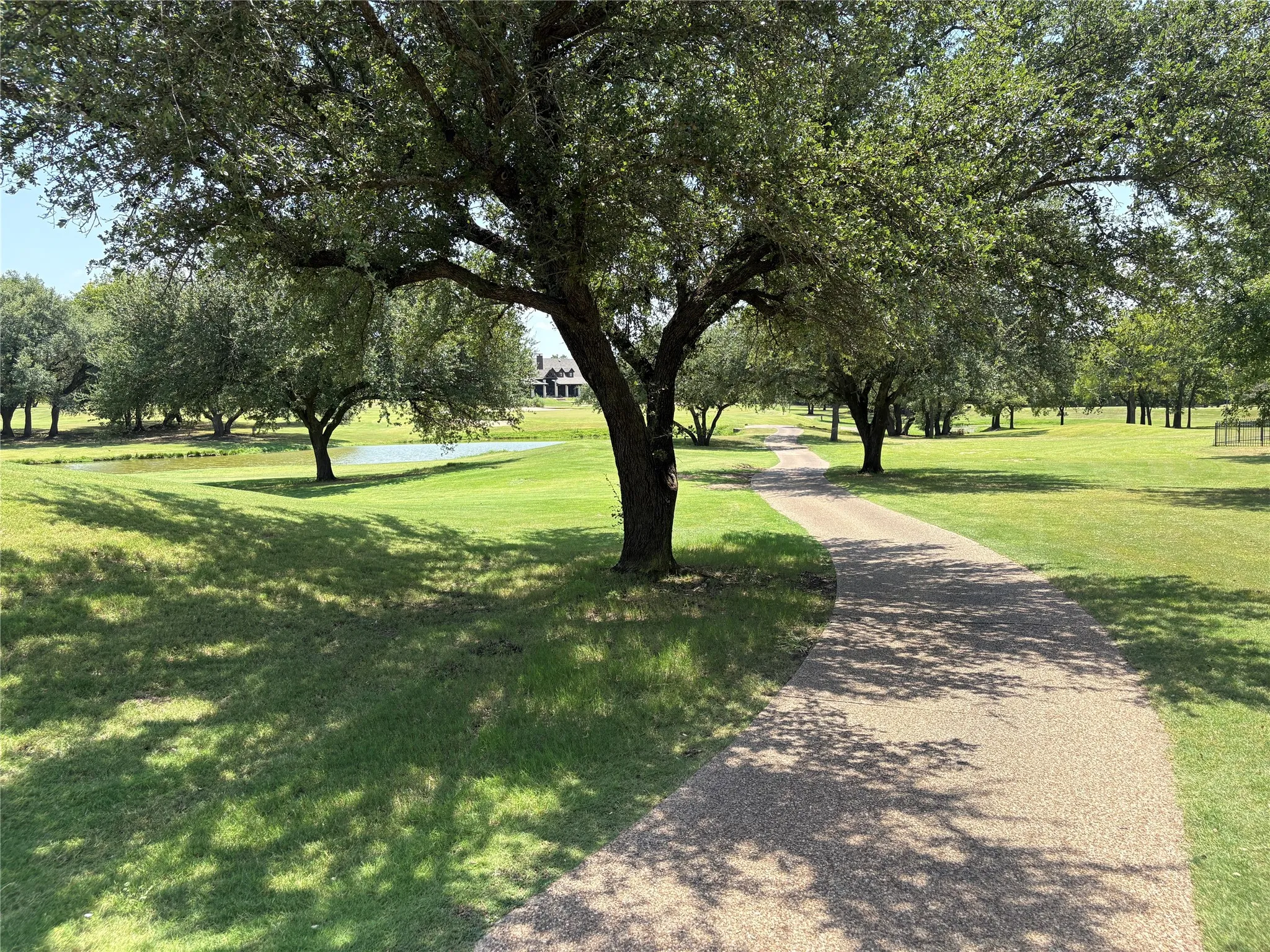 Golf course hole #9 from the backyard