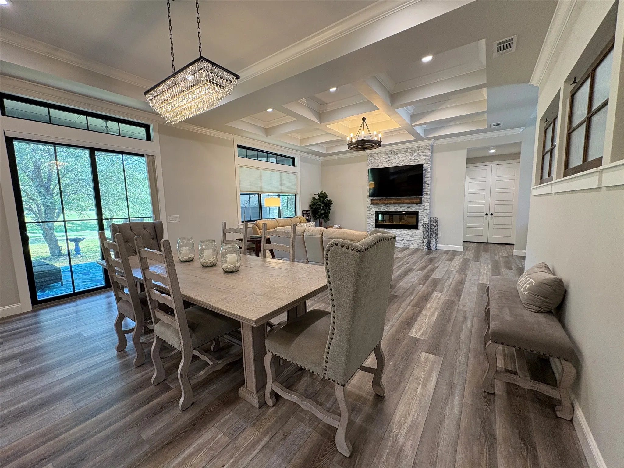 Open floorplan for entertaining or relaxation