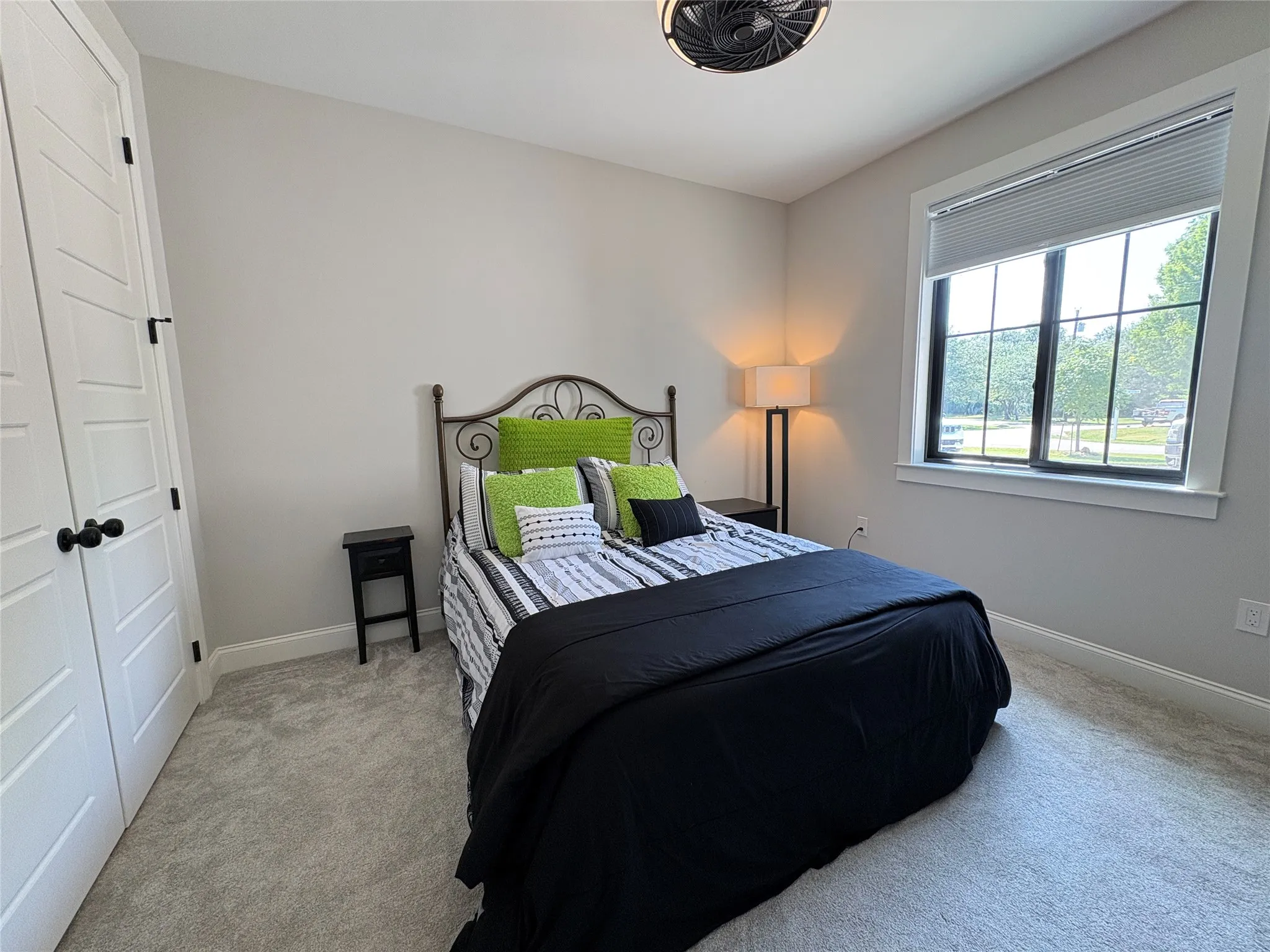 Secondary bedroom