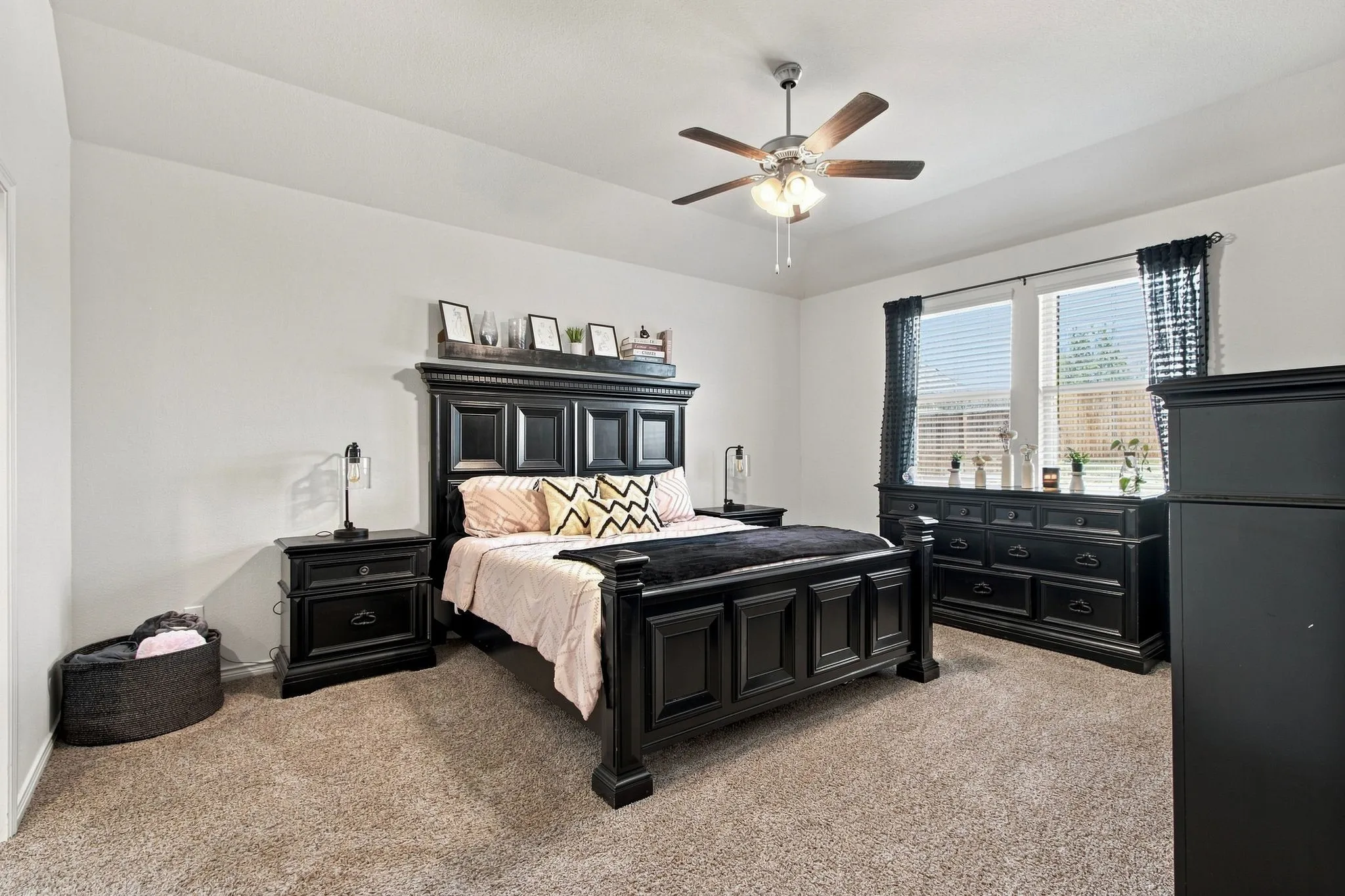 Single Family Residence For Sale in Denton County , 11217 Shady Meadows Way, Aubrey, Texas 76227, 3 Bedroom, 2 Bathroom, 2 Garage spaces, 1,791 Sqft, built in 2022, mls#21364269, Real Estate Agent in Aubrey, Homes For Sale in Denton county, Homes For Sale in Aubrey, Realtor in Aubrey Texas, Real Estate Brokerage Independent Realty Texas, Luminita Cordes Realtor