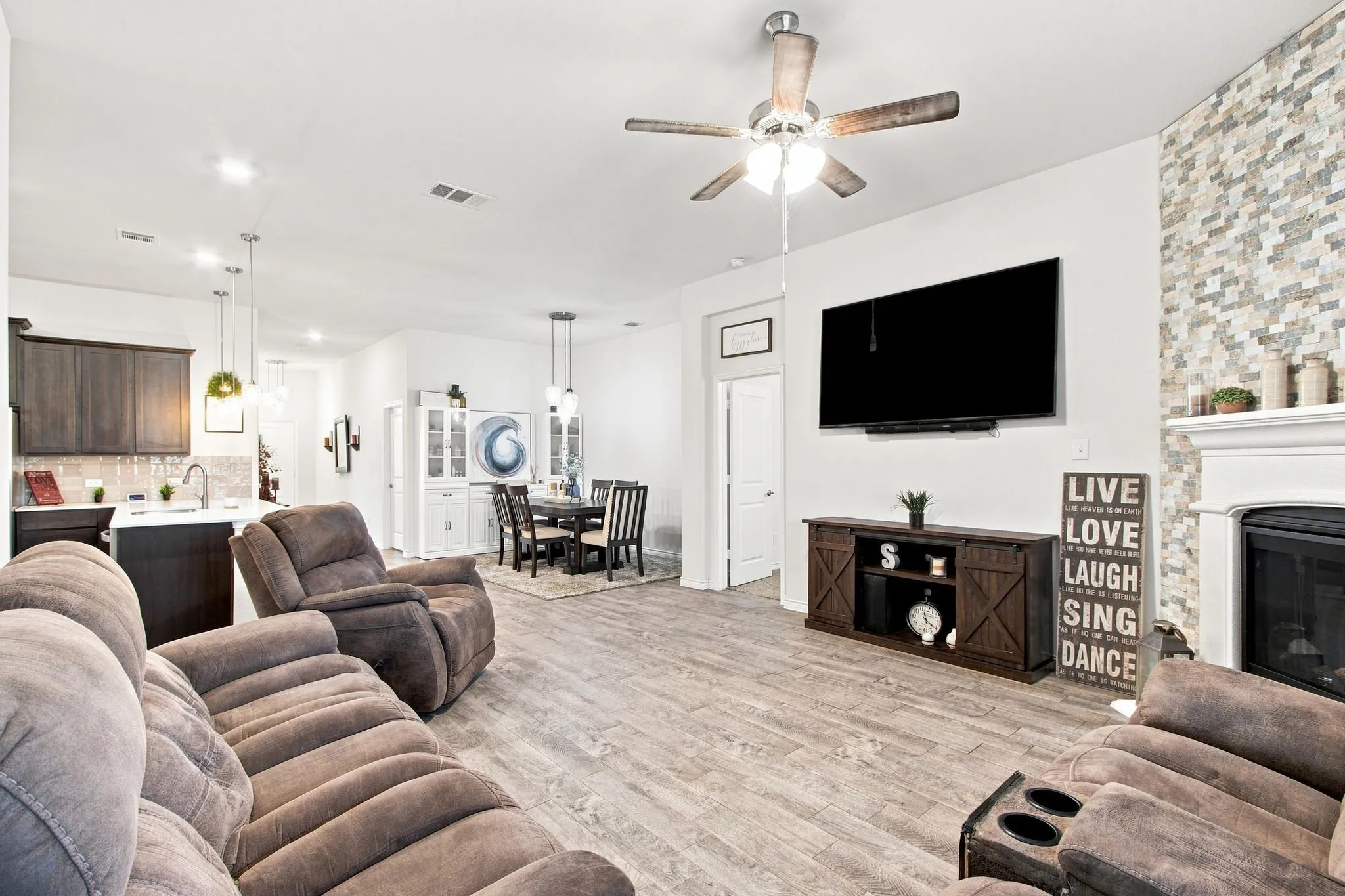 Single Family Residence For Sale in Denton County , 11217 Shady Meadows Way, Aubrey, Texas 76227, 3 Bedroom, 2 Bathroom, 2 Garage spaces, 1,791 Sqft, built in 2022, mls#21364269, Real Estate Agent in Aubrey, Homes For Sale in Denton county, Homes For Sale in Aubrey, Realtor in Aubrey Texas, Real Estate Brokerage Independent Realty Texas, Luminita Cordes Realtor