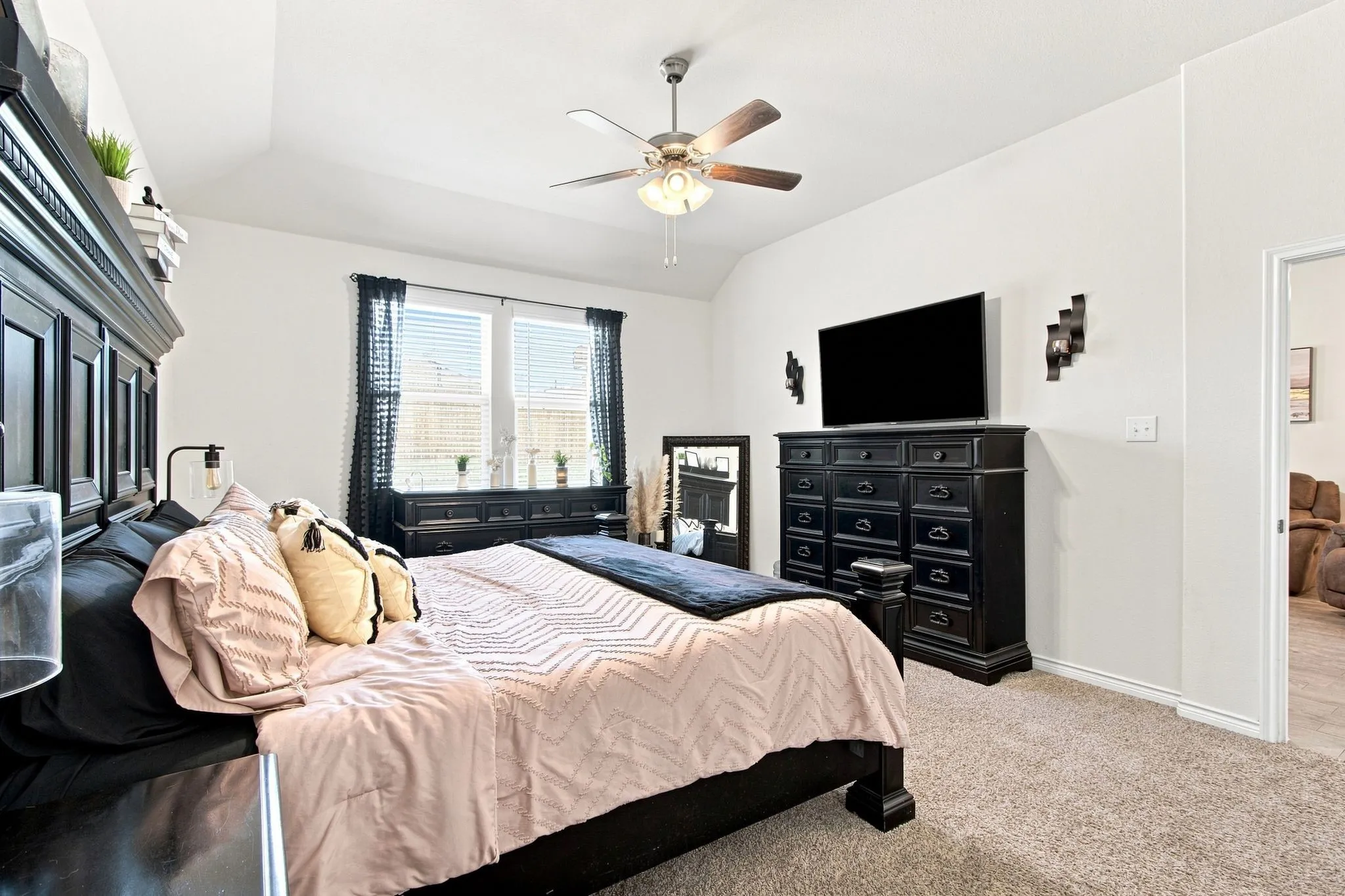 Single Family Residence For Sale in Denton County , 11217 Shady Meadows Way, Aubrey, Texas 76227, 3 Bedroom, 2 Bathroom, 2 Garage spaces, 1,791 Sqft, built in 2022, mls#21364269, Real Estate Agent in Aubrey, Homes For Sale in Denton county, Homes For Sale in Aubrey, Realtor in Aubrey Texas, Real Estate Brokerage Independent Realty Texas, Luminita Cordes Realtor