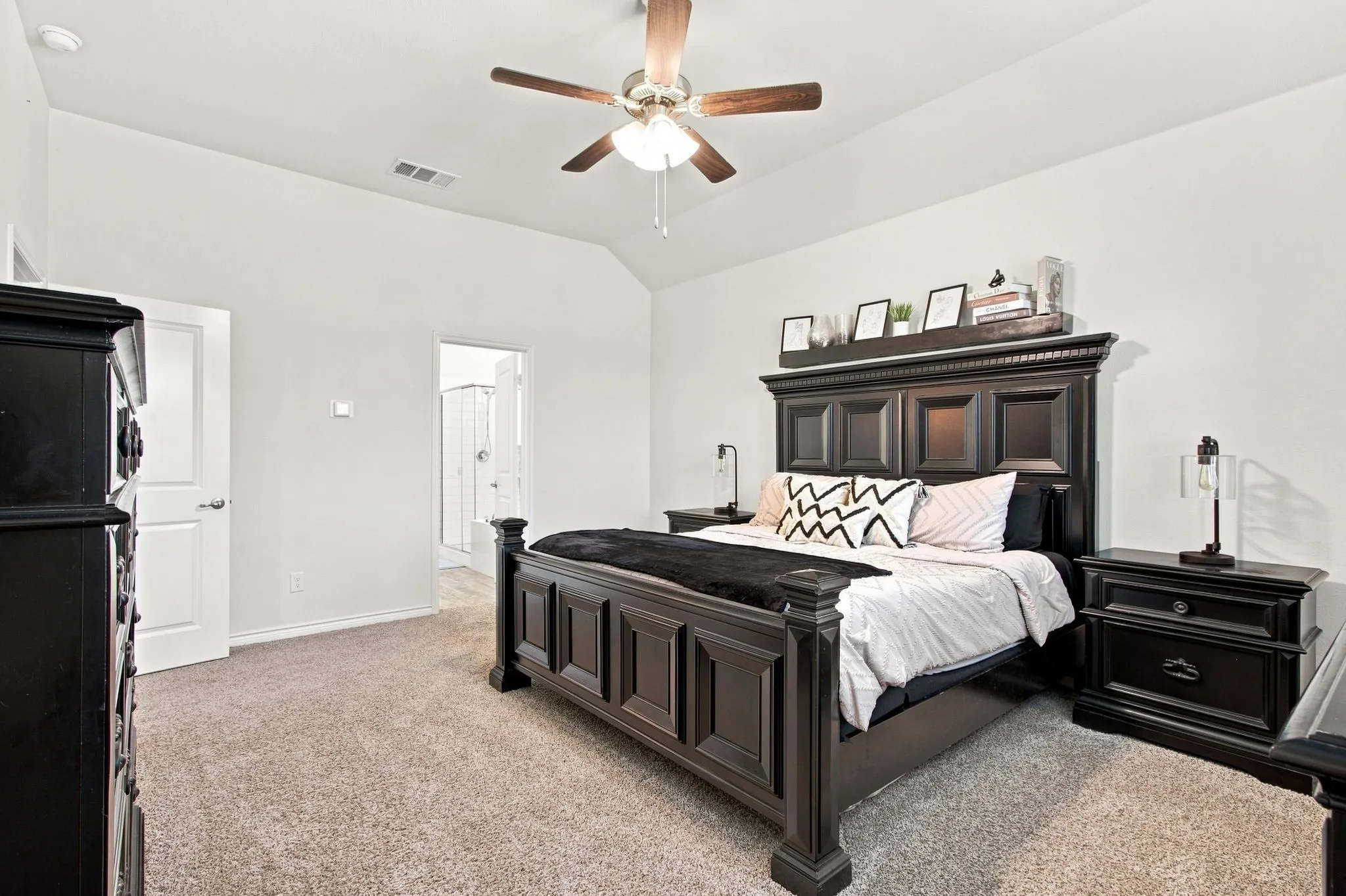 Single Family Residence For Sale in Denton County , 11217 Shady Meadows Way, Aubrey, Texas 76227, 3 Bedroom, 2 Bathroom, 2 Garage spaces, 1,791 Sqft, built in 2022, mls#21364269, Real Estate Agent in Aubrey, Homes For Sale in Denton county, Homes For Sale in Aubrey, Realtor in Aubrey Texas, Real Estate Brokerage Independent Realty Texas, Luminita Cordes Realtor