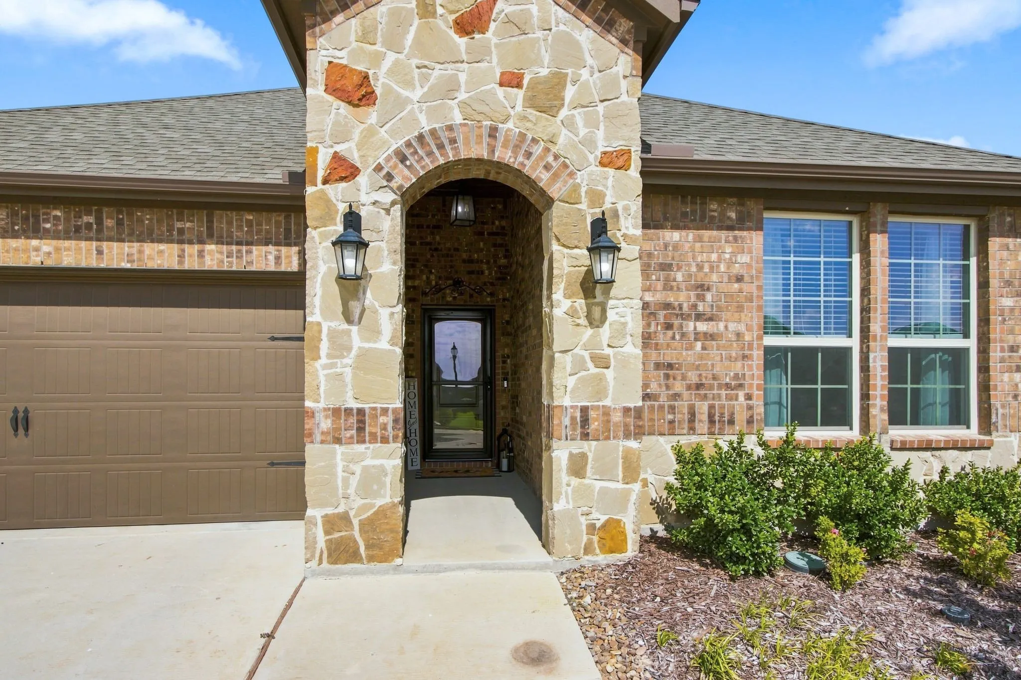 Single Family Residence For Sale in Denton County , 11217 Shady Meadows Way, Aubrey, Texas 76227, 3 Bedroom, 2 Bathroom, 2 Garage spaces, 1,791 Sqft, built in 2022, mls#21364269, Real Estate Agent in Aubrey, Homes For Sale in Denton county, Homes For Sale in Aubrey, Realtor in Aubrey Texas, Real Estate Brokerage Independent Realty Texas, Luminita Cordes Realtor