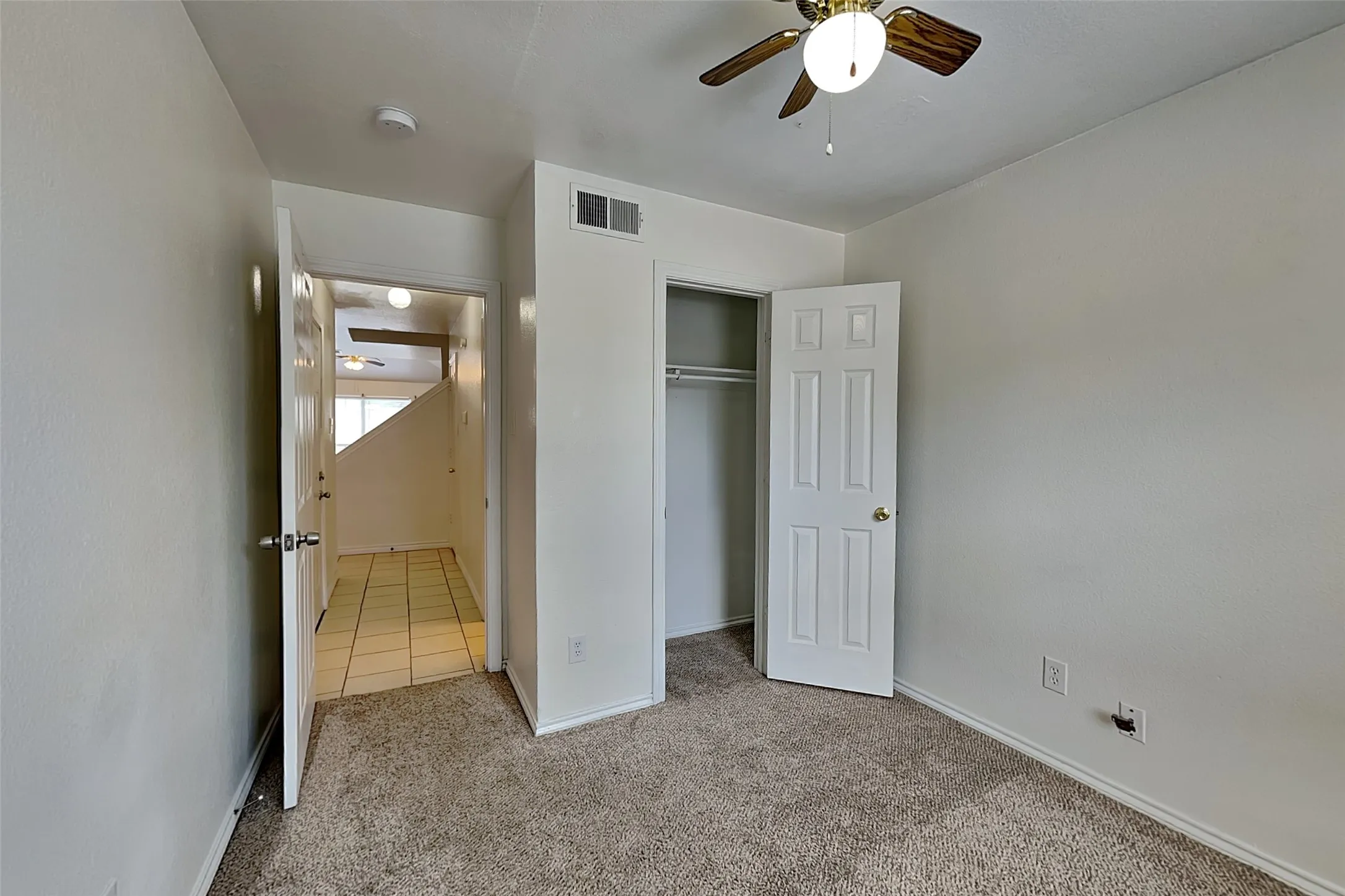 Single Family Residence For Rent in Dallas County , 905 Fairbanks Circle, Duncanville, Texas 75137, 3 Bedroom, 2 Bathroom, 1 Garage spaces, 1,235 Sqft, built in 1996, mls#21363939, Real Estate Agent in Duncanville, Homes For Rent in Dallas county, Homes For Rent in Duncanville, Realtor in Duncanville Texas, Real Estate Brokerage Independent Realty Texas, Luminita Cordes Realtor