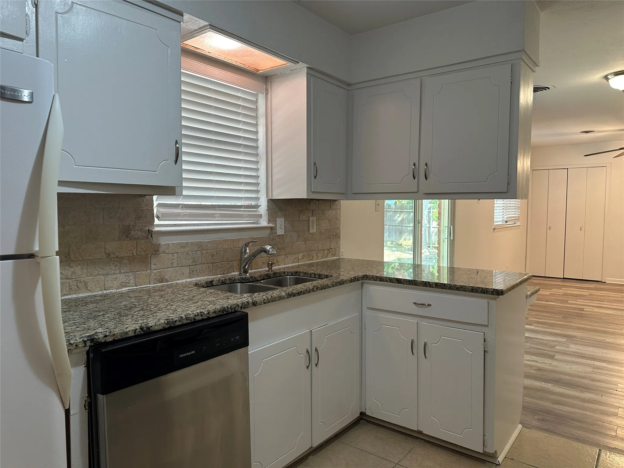 Single Family Residence For Sale in Tarrant County , 33 Somerset Terrace, Bedford, Texas 76022, 3 Bedroom, 2 Bathroom, 2 Garage spaces, 1,218 Sqft, built in 1960, mls#21364800, Real Estate Agent in Bedford, Homes For Sale in Tarrant county, Homes For Sale in Bedford, Realtor in Bedford Texas, Real Estate Brokerage Independent Realty Texas, Luminita Cordes Realtor