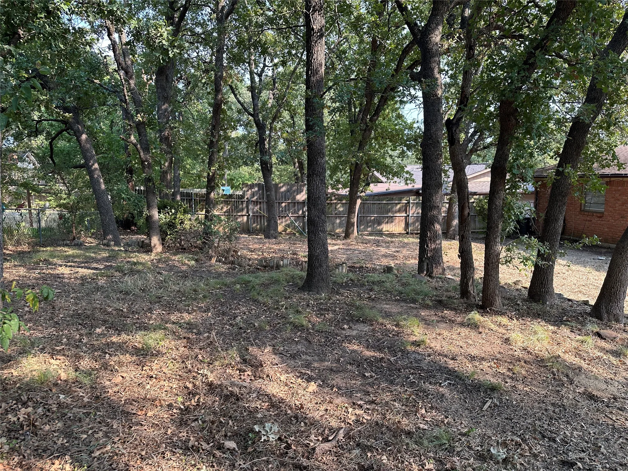 Single Family Residence For Sale in Tarrant County , 33 Somerset Terrace, Bedford, Texas 76022, 3 Bedroom, 2 Bathroom, 2 Garage spaces, 1,218 Sqft, built in 1960, mls#21364800, Real Estate Agent in Bedford, Homes For Sale in Tarrant county, Homes For Sale in Bedford, Realtor in Bedford Texas, Real Estate Brokerage Independent Realty Texas, Luminita Cordes Realtor