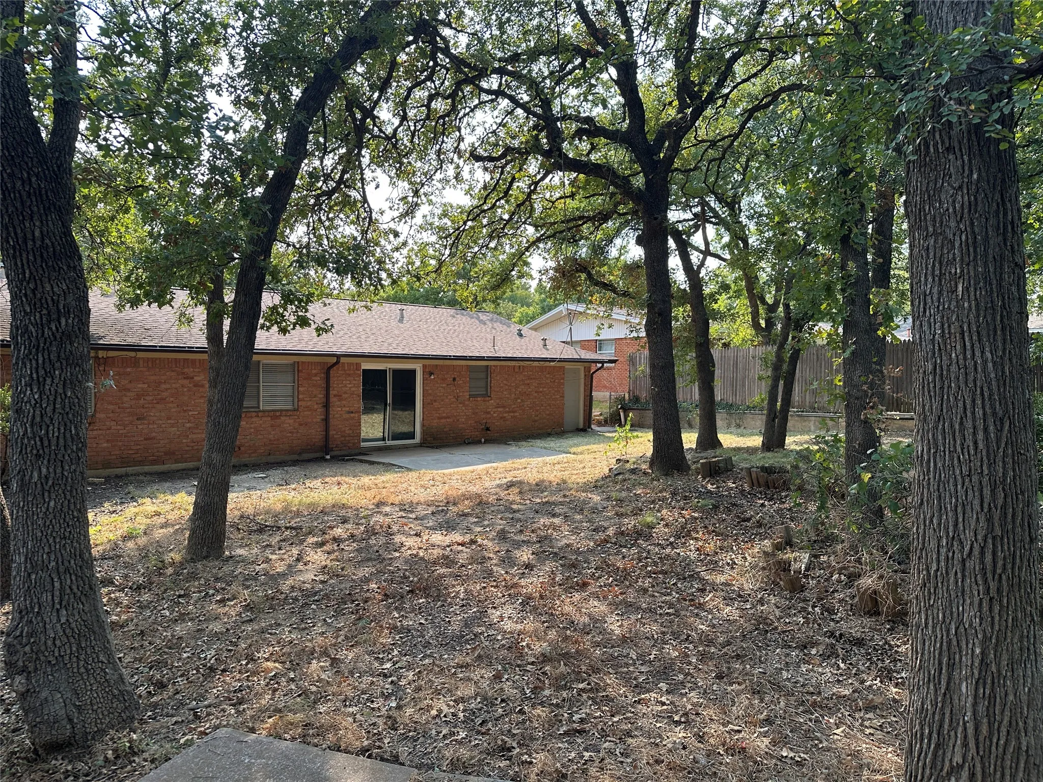 Single Family Residence For Sale in Tarrant County , 33 Somerset Terrace, Bedford, Texas 76022, 3 Bedroom, 2 Bathroom, 2 Garage spaces, 1,218 Sqft, built in 1960, mls#21364800, Real Estate Agent in Bedford, Homes For Sale in Tarrant county, Homes For Sale in Bedford, Realtor in Bedford Texas, Real Estate Brokerage Independent Realty Texas, Luminita Cordes Realtor