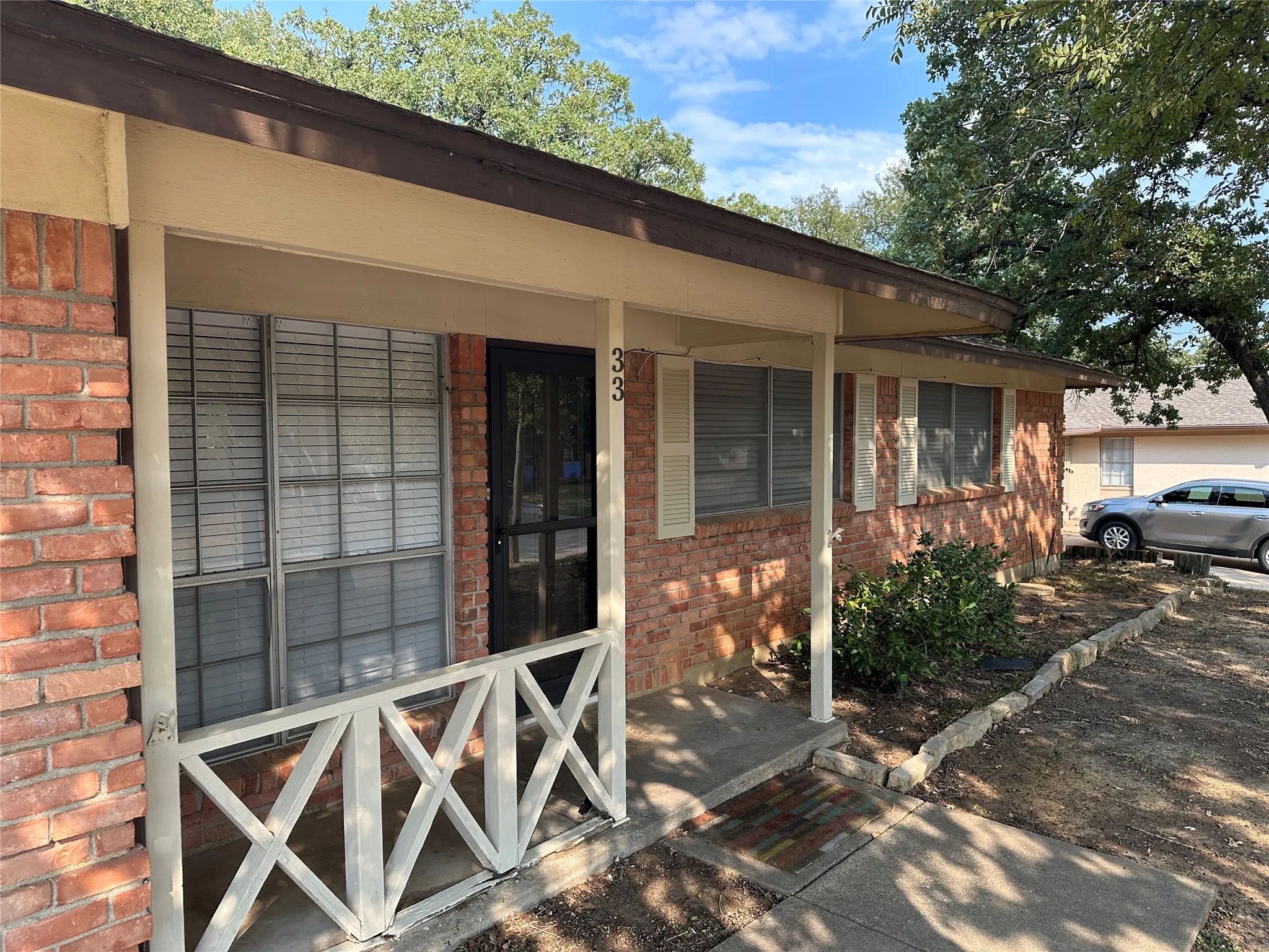 Single Family Residence For Sale in Tarrant County , 33 Somerset Terrace, Bedford, Texas 76022, 3 Bedroom, 2 Bathroom, 2 Garage spaces, 1,218 Sqft, built in 1960, mls#21364800, Real Estate Agent in Bedford, Homes For Sale in Tarrant county, Homes For Sale in Bedford, Realtor in Bedford Texas, Real Estate Brokerage Independent Realty Texas, Luminita Cordes Realtor