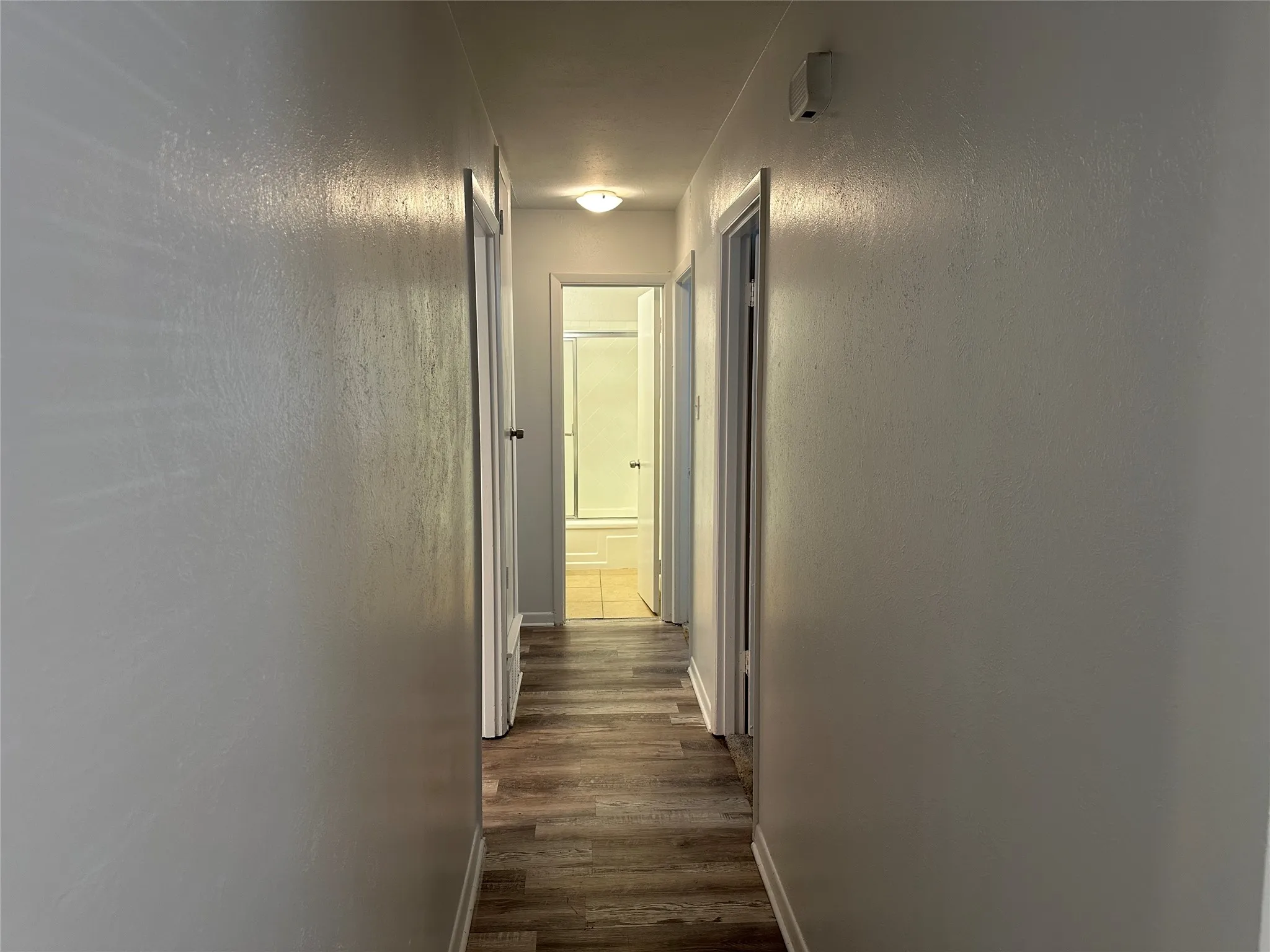 Single Family Residence For Sale in Tarrant County , 33 Somerset Terrace, Bedford, Texas 76022, 3 Bedroom, 2 Bathroom, 2 Garage spaces, 1,218 Sqft, built in 1960, mls#21364800, Real Estate Agent in Bedford, Homes For Sale in Tarrant county, Homes For Sale in Bedford, Realtor in Bedford Texas, Real Estate Brokerage Independent Realty Texas, Luminita Cordes Realtor