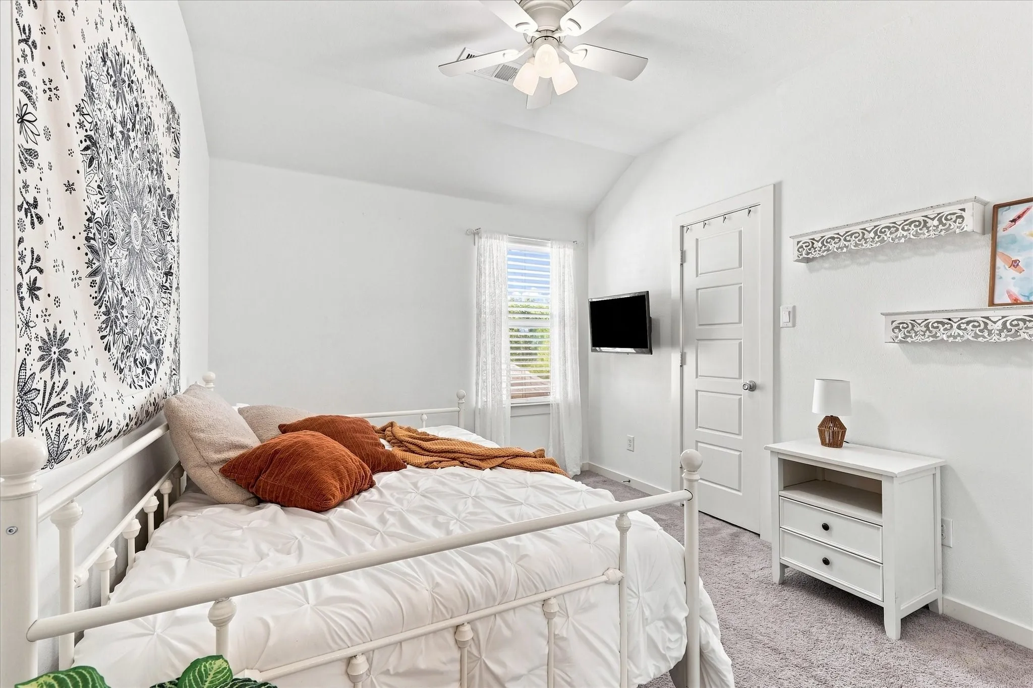 Single Family Residence For Sale in Denton County , 1725 Kaiser Cove, Argyle, Texas 76226, 5 Bedroom, 3 Bathroom, 2 Garage spaces, 2,796 Sqft, built in 2016, mls#21364470, Real Estate Agent in Argyle, Homes For Sale in Denton county, Homes For Sale in Argyle, Realtor in Argyle Texas, Real Estate Brokerage Independent Realty Texas, Luminita Cordes Realtor