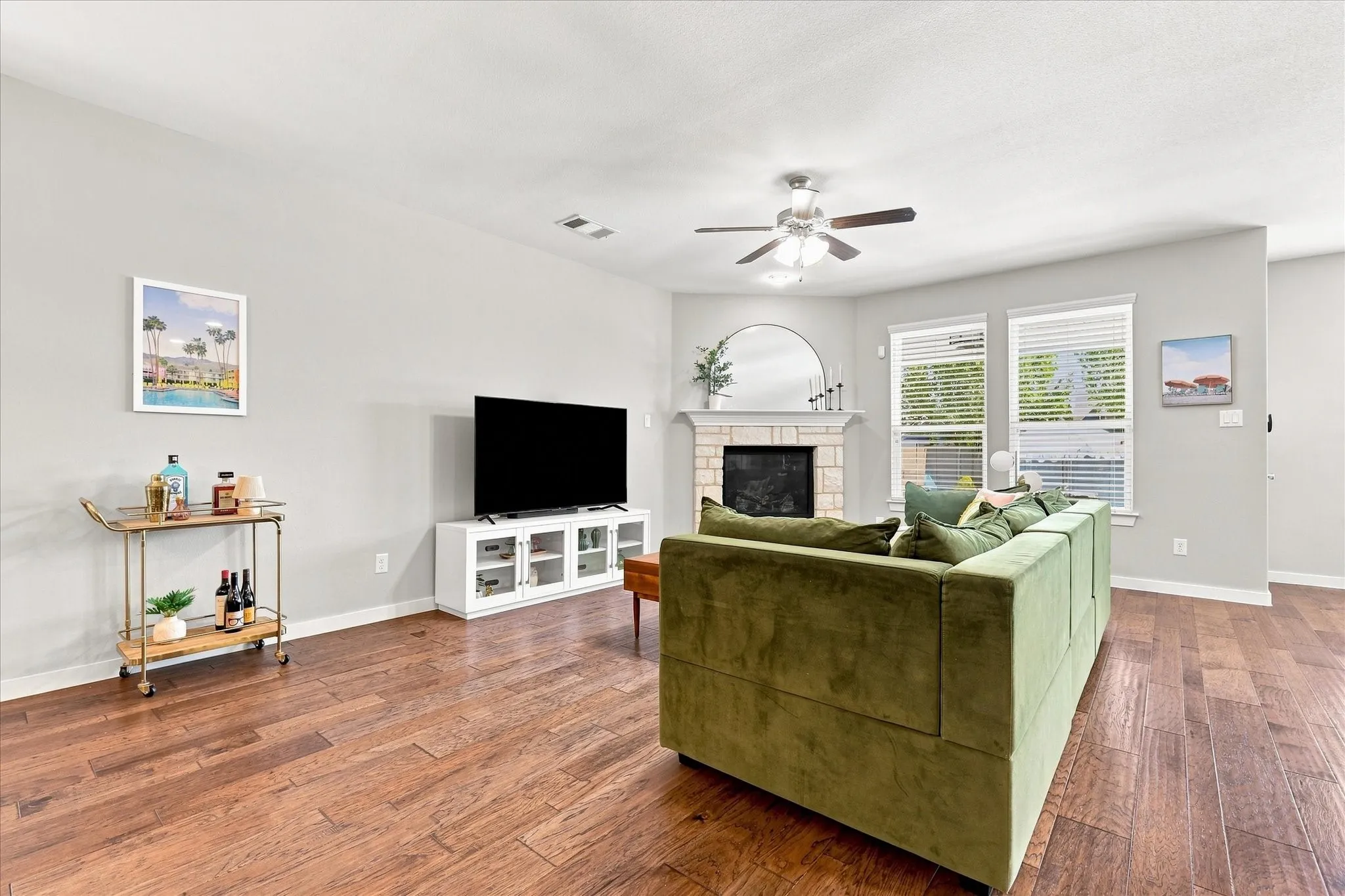 Single Family Residence For Sale in Denton County , 1725 Kaiser Cove, Argyle, Texas 76226, 5 Bedroom, 3 Bathroom, 2 Garage spaces, 2,796 Sqft, built in 2016, mls#21364470, Real Estate Agent in Argyle, Homes For Sale in Denton county, Homes For Sale in Argyle, Realtor in Argyle Texas, Real Estate Brokerage Independent Realty Texas, Luminita Cordes Realtor