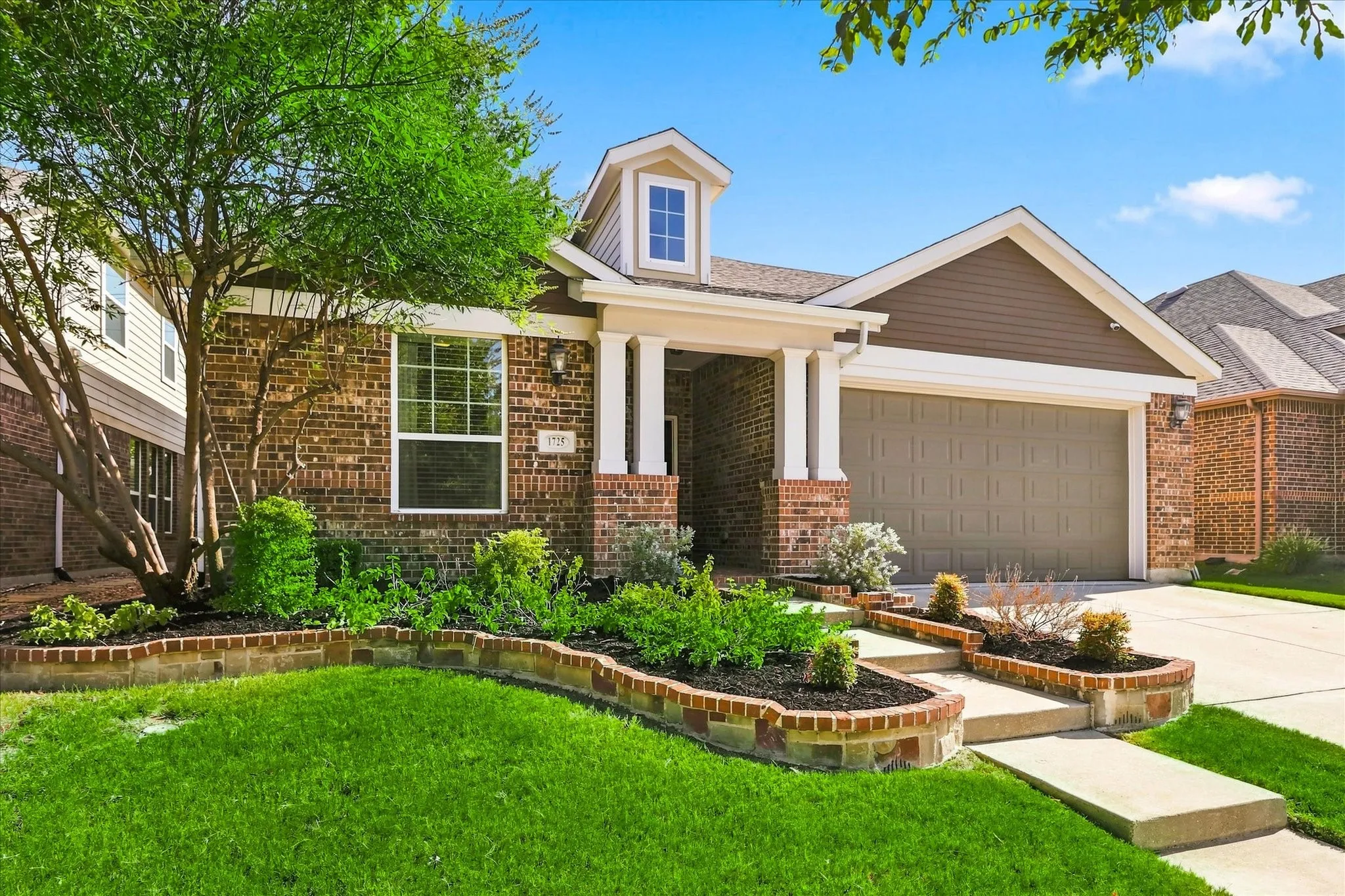 Single Family Residence For Sale in Denton County , 1725 Kaiser Cove, Argyle, Texas 76226, 5 Bedroom, 3 Bathroom, 2 Garage spaces, 2,796 Sqft, built in 2016, mls#21364470, Real Estate Agent in Argyle, Homes For Sale in Denton county, Homes For Sale in Argyle, Realtor in Argyle Texas, Real Estate Brokerage Independent Realty Texas, Luminita Cordes Realtor