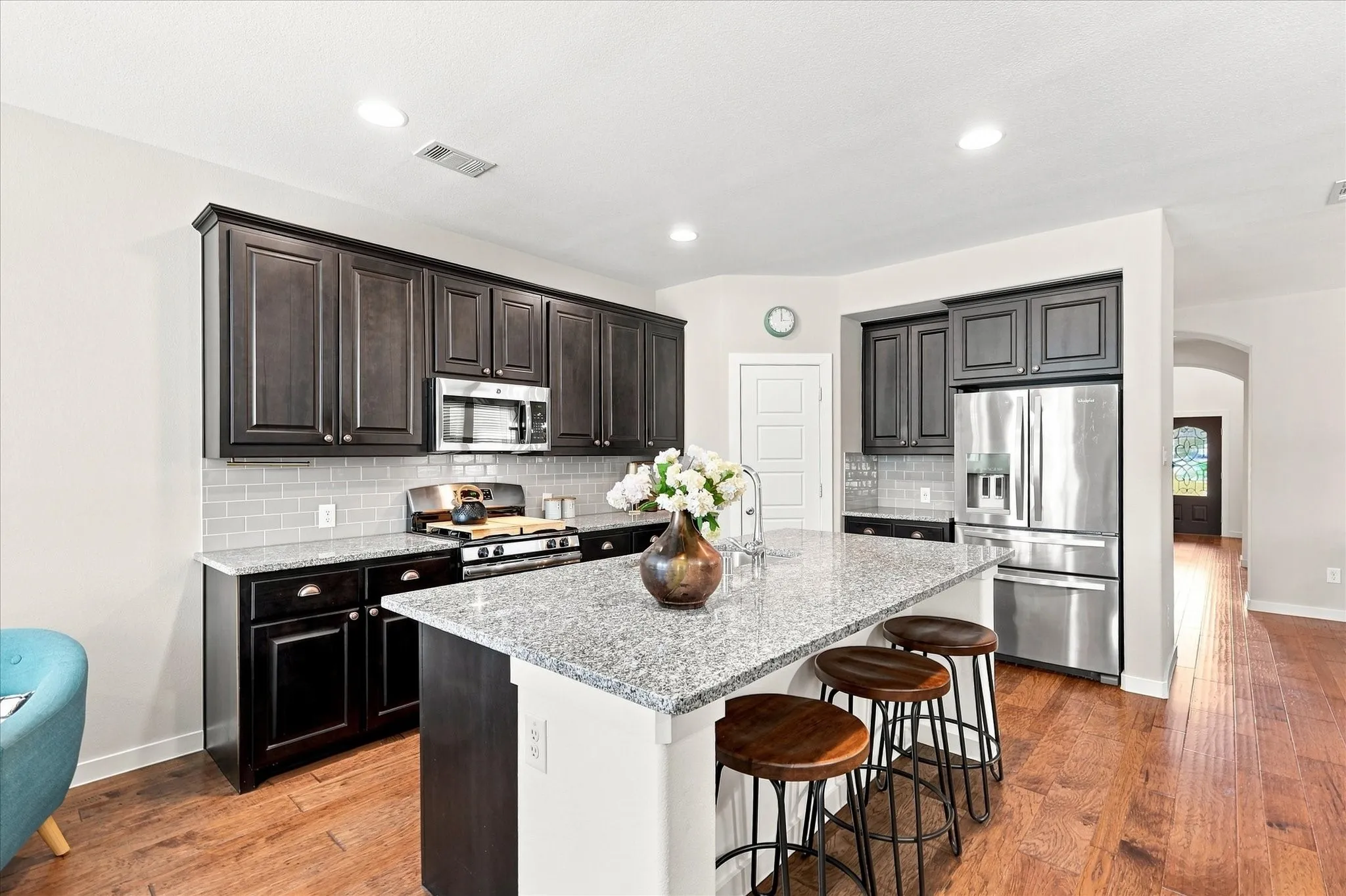 Single Family Residence For Sale in Denton County , 1725 Kaiser Cove, Argyle, Texas 76226, 5 Bedroom, 3 Bathroom, 2 Garage spaces, 2,796 Sqft, built in 2016, mls#21364470, Real Estate Agent in Argyle, Homes For Sale in Denton county, Homes For Sale in Argyle, Realtor in Argyle Texas, Real Estate Brokerage Independent Realty Texas, Luminita Cordes Realtor
