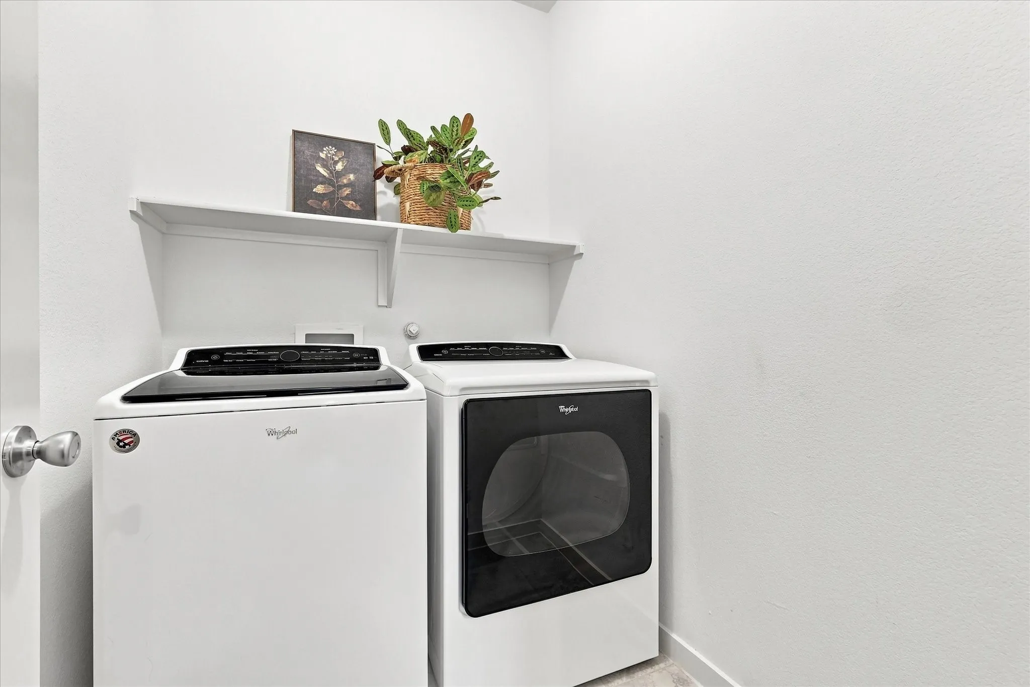 Single Family Residence For Sale in Denton County , 1725 Kaiser Cove, Argyle, Texas 76226, 5 Bedroom, 3 Bathroom, 2 Garage spaces, 2,796 Sqft, built in 2016, mls#21364470, Real Estate Agent in Argyle, Homes For Sale in Denton county, Homes For Sale in Argyle, Realtor in Argyle Texas, Real Estate Brokerage Independent Realty Texas, Luminita Cordes Realtor