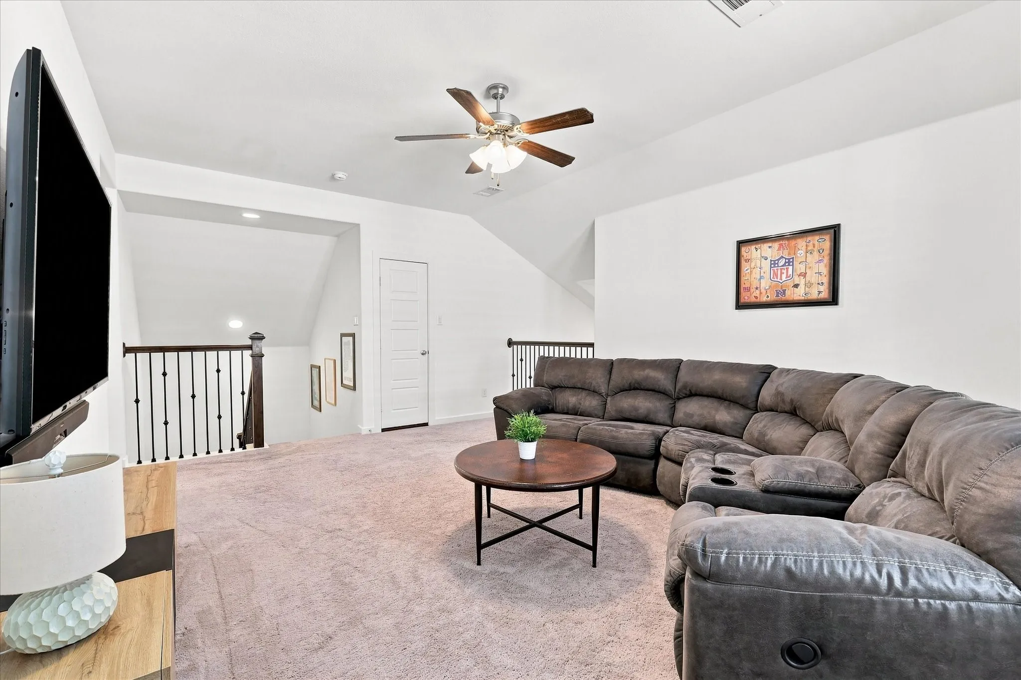 Single Family Residence For Sale in Denton County , 1725 Kaiser Cove, Argyle, Texas 76226, 5 Bedroom, 3 Bathroom, 2 Garage spaces, 2,796 Sqft, built in 2016, mls#21364470, Real Estate Agent in Argyle, Homes For Sale in Denton county, Homes For Sale in Argyle, Realtor in Argyle Texas, Real Estate Brokerage Independent Realty Texas, Luminita Cordes Realtor