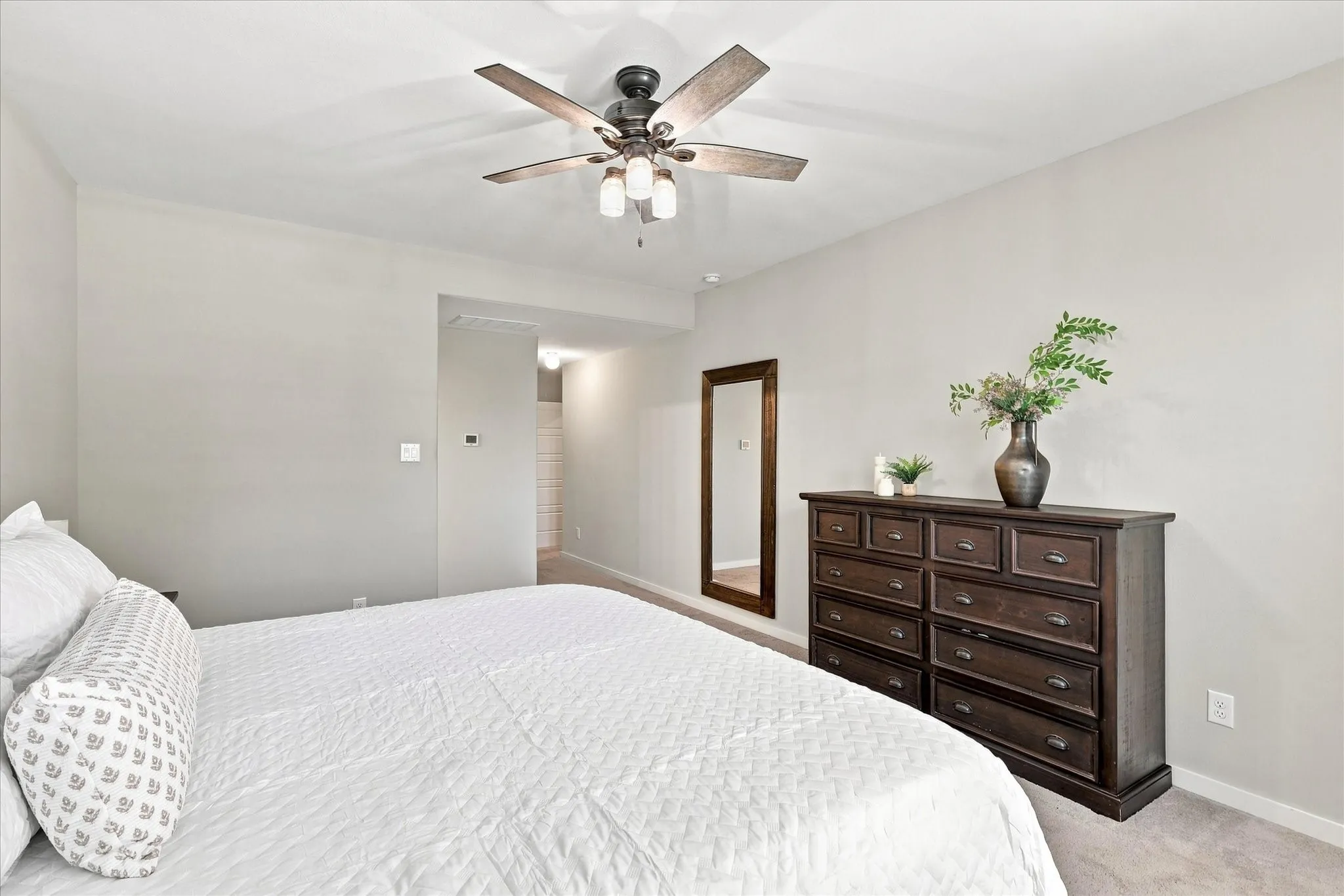 Single Family Residence For Sale in Denton County , 1725 Kaiser Cove, Argyle, Texas 76226, 5 Bedroom, 3 Bathroom, 2 Garage spaces, 2,796 Sqft, built in 2016, mls#21364470, Real Estate Agent in Argyle, Homes For Sale in Denton county, Homes For Sale in Argyle, Realtor in Argyle Texas, Real Estate Brokerage Independent Realty Texas, Luminita Cordes Realtor