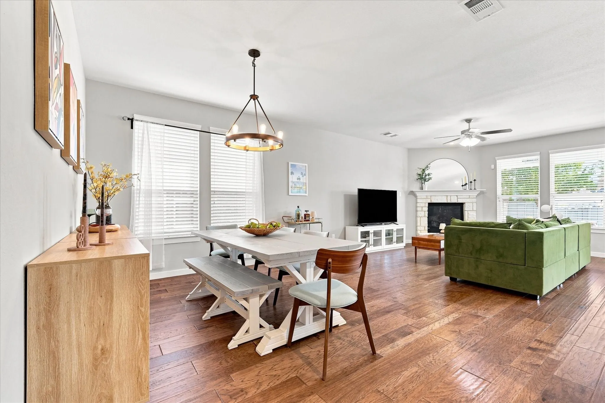 Single Family Residence For Sale in Denton County , 1725 Kaiser Cove, Argyle, Texas 76226, 5 Bedroom, 3 Bathroom, 2 Garage spaces, 2,796 Sqft, built in 2016, mls#21364470, Real Estate Agent in Argyle, Homes For Sale in Denton county, Homes For Sale in Argyle, Realtor in Argyle Texas, Real Estate Brokerage Independent Realty Texas, Luminita Cordes Realtor