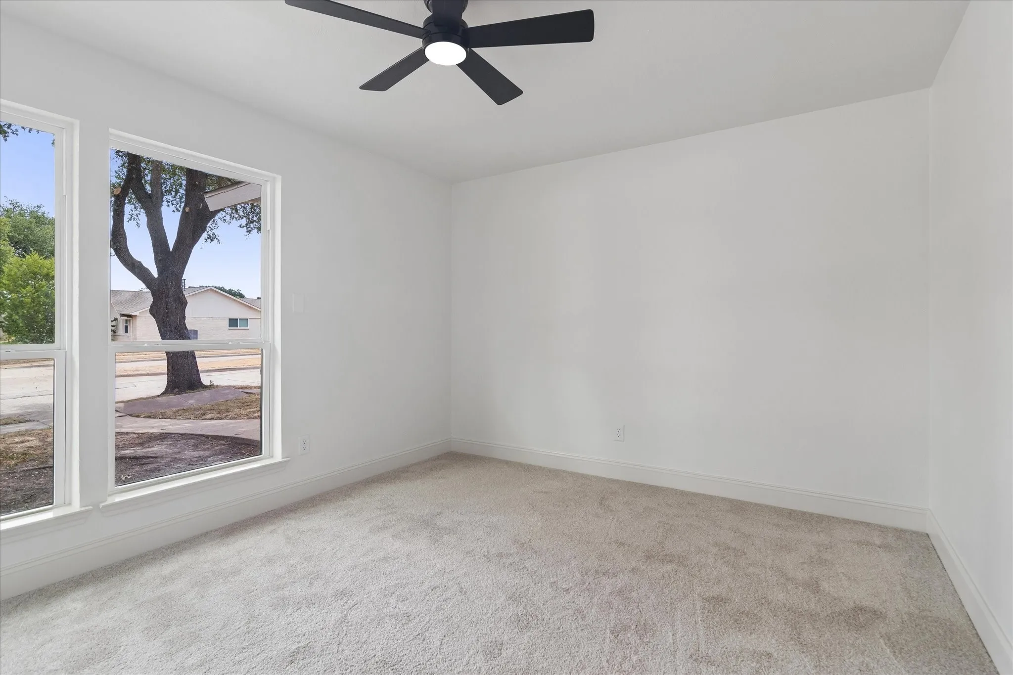 Single Family Residence For Sale in Dallas County , 4801 Elm Ridge Lane, Garland, Texas 75044, 3 Bedroom, 2 Bathroom, 2 Garage spaces, 1,572 Sqft, built in 1973, mls#21364484, Real Estate Agent in Garland, Homes For Sale in Dallas county, Homes For Sale in Garland, Realtor in Garland Texas, Real Estate Brokerage Independent Realty Texas, Luminita Cordes Realtor