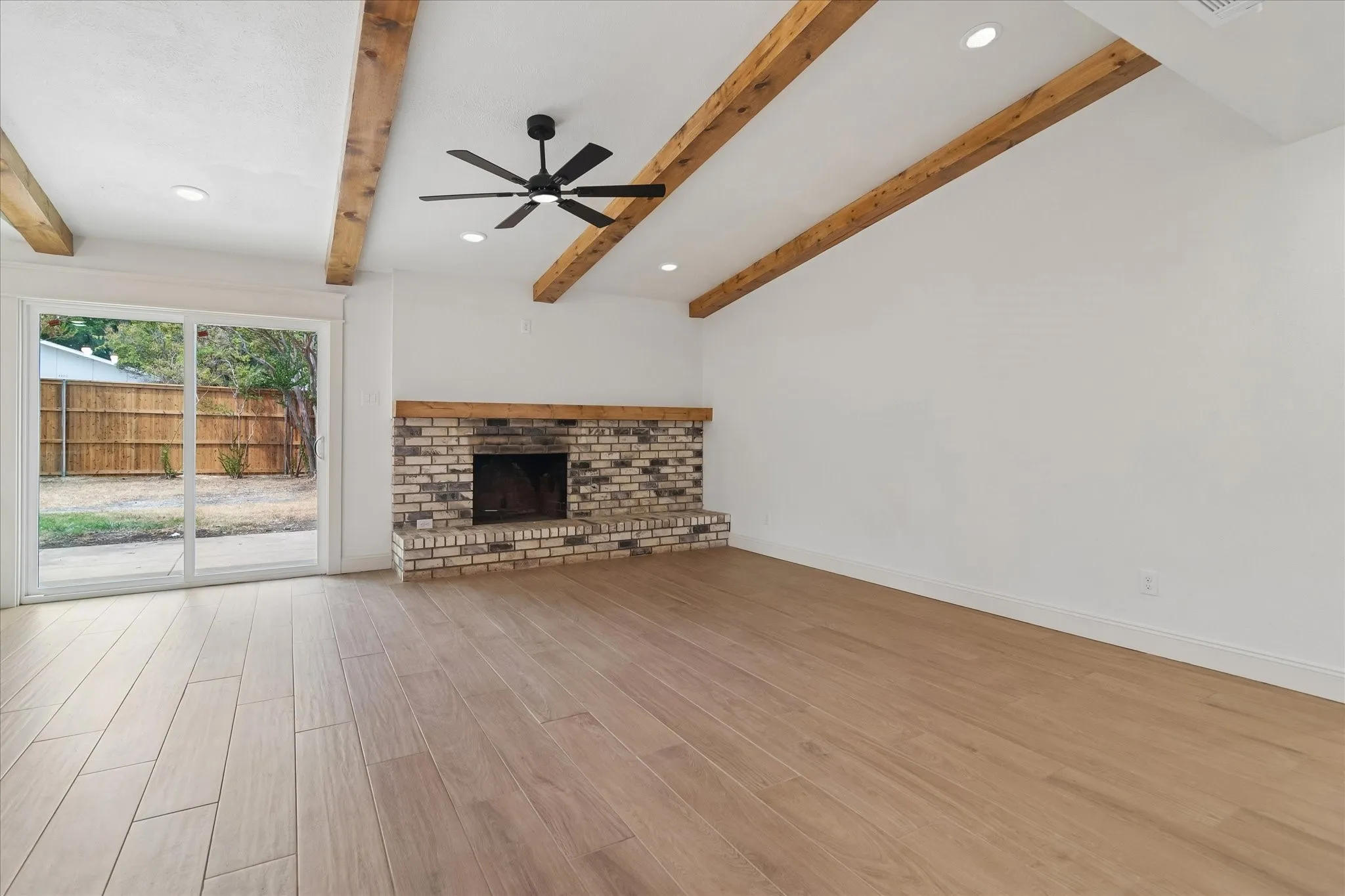 Single Family Residence For Sale in Dallas County , 4801 Elm Ridge Lane, Garland, Texas 75044, 3 Bedroom, 2 Bathroom, 2 Garage spaces, 1,572 Sqft, built in 1973, mls#21364484, Real Estate Agent in Garland, Homes For Sale in Dallas county, Homes For Sale in Garland, Realtor in Garland Texas, Real Estate Brokerage Independent Realty Texas, Luminita Cordes Realtor