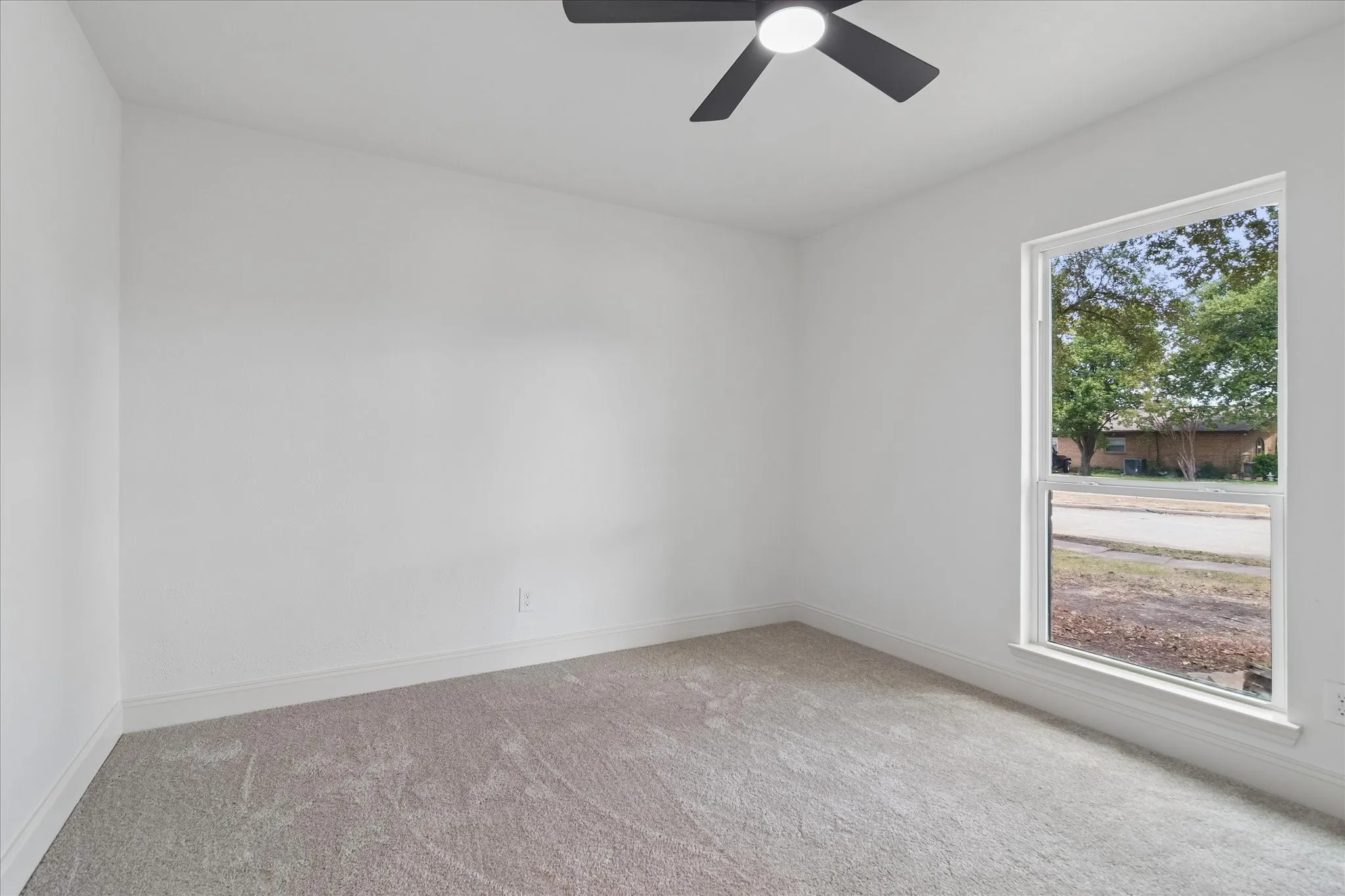 Single Family Residence For Sale in Dallas County , 4801 Elm Ridge Lane, Garland, Texas 75044, 3 Bedroom, 2 Bathroom, 2 Garage spaces, 1,572 Sqft, built in 1973, mls#21364484, Real Estate Agent in Garland, Homes For Sale in Dallas county, Homes For Sale in Garland, Realtor in Garland Texas, Real Estate Brokerage Independent Realty Texas, Luminita Cordes Realtor