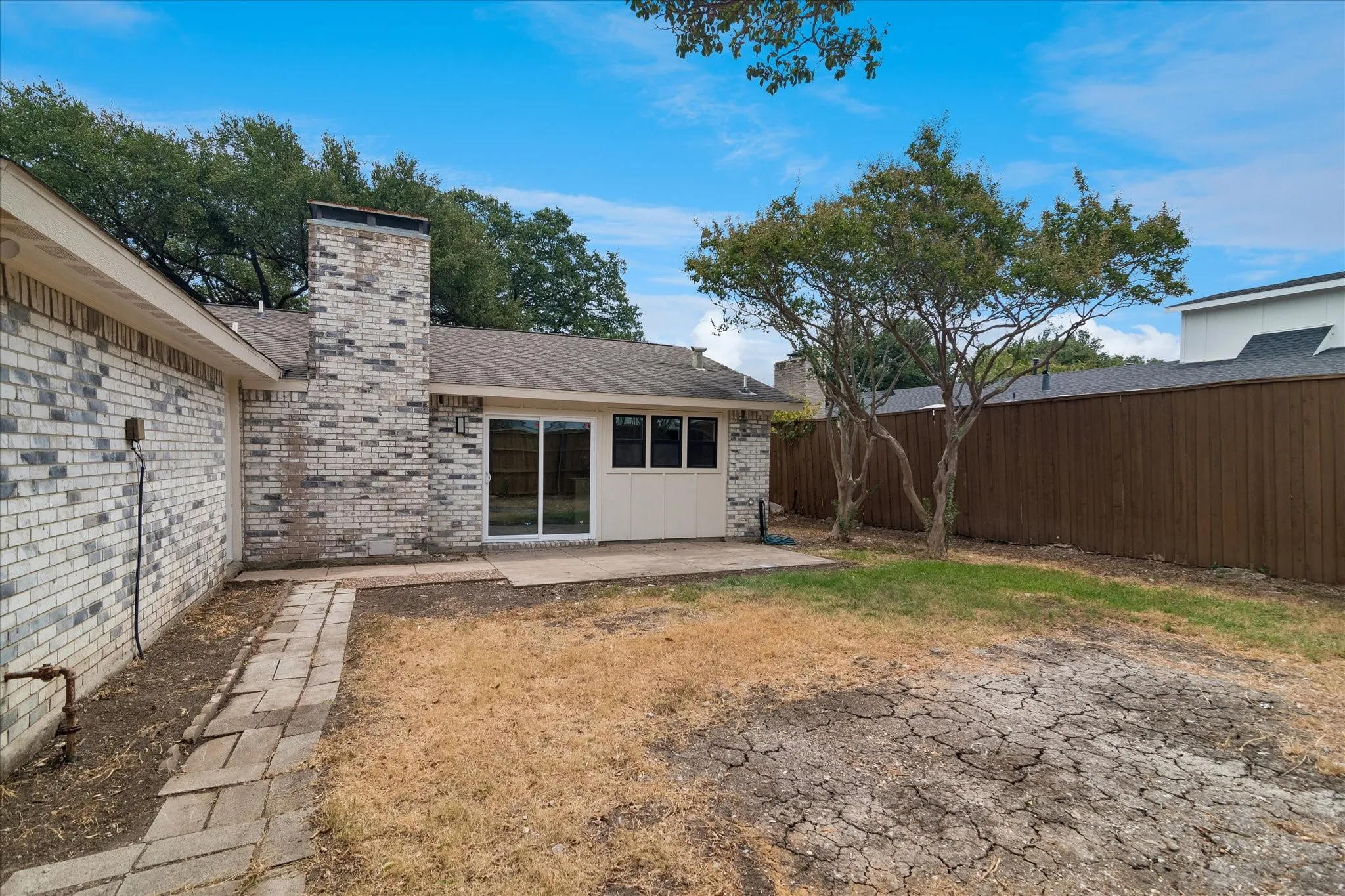 Single Family Residence For Sale in Dallas County , 4801 Elm Ridge Lane, Garland, Texas 75044, 3 Bedroom, 2 Bathroom, 2 Garage spaces, 1,572 Sqft, built in 1973, mls#21364484, Real Estate Agent in Garland, Homes For Sale in Dallas county, Homes For Sale in Garland, Realtor in Garland Texas, Real Estate Brokerage Independent Realty Texas, Luminita Cordes Realtor