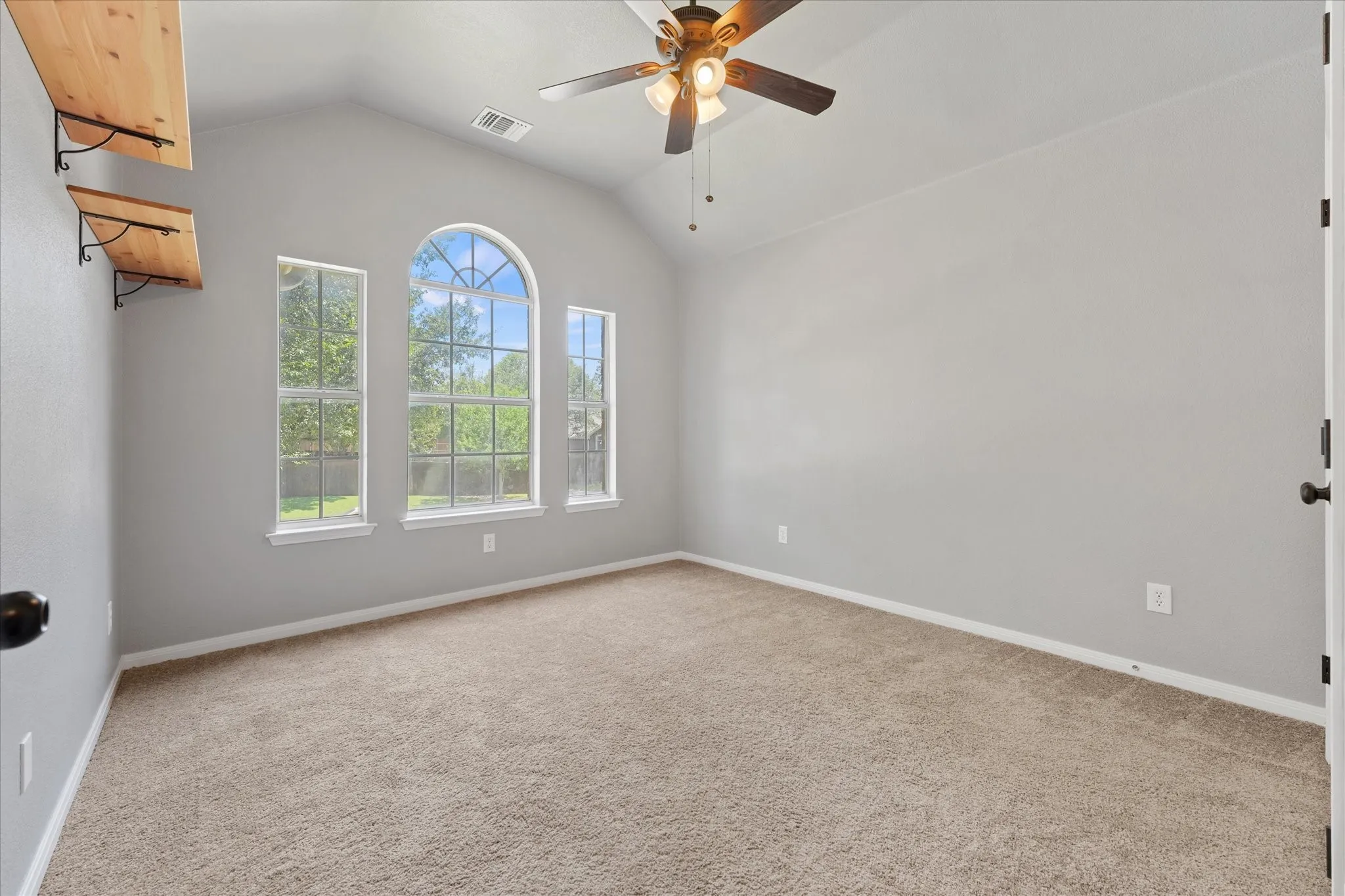 Single Family Residence For Sale in Collin County , 7800 Brookview Drive, Frisco, Texas 75034, 5 Bedroom, 3 Bathroom, 2 Garage spaces, 2,613 Sqft, built in 1998, mls#21363808, Real Estate Agent in Frisco, Homes For Sale in Collin county, Homes For Sale in Frisco, Realtor in Frisco Texas, Real Estate Brokerage Independent Realty Texas, Luminita Cordes Realtor