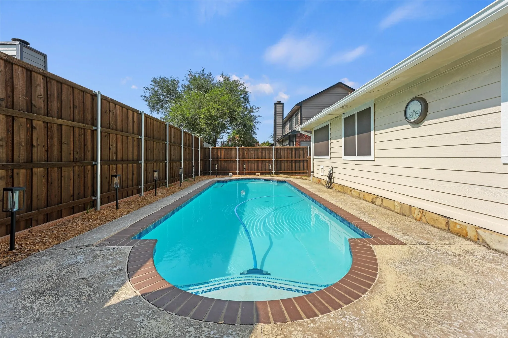 Single Family Residence For Sale in Denton County , 2008 Frontier Trail, Lewisville, Texas 75067, 3 Bedroom, 2 Bathroom, 2 Garage spaces, 2,050 Sqft, built in 1987, mls#21349402, Real Estate Agent in Lewisville, Homes For Sale in Denton county, Homes For Sale in Lewisville, Realtor in Lewisville Texas, Real Estate Brokerage Independent Realty Texas, Luminita Cordes Realtor