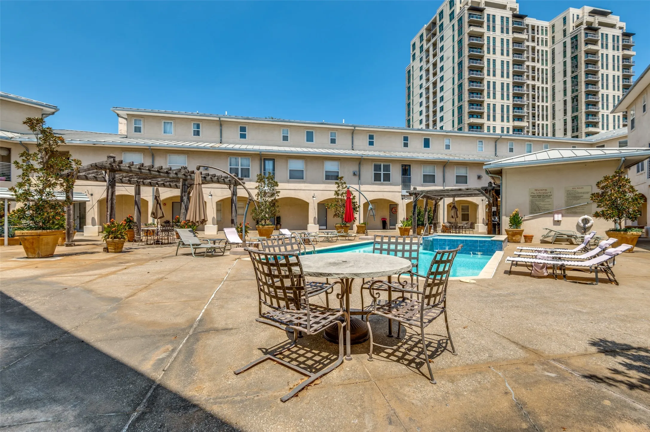 Condominium For Sale in Dallas County , 3922 GILBERT Avenue 214, Dallas, Texas 75219, 2 Bedroom, 3 Bathroom, 2 Garage spaces, 1,282 Sqft, built in 1997, mls#21364806, Real Estate Agent in Dallas, Homes For Sale in Dallas county, Homes For Sale in Dallas, Realtor in Dallas Texas, Real Estate Brokerage Independent Realty Texas, Luminita Cordes Realtor