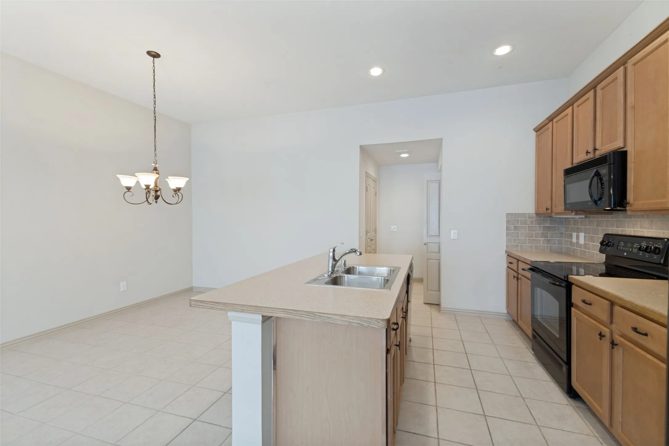 Single Family Residence For Sale in Collin County , 1318 Shinnecock Court, Fairview, Texas 75069, 2 Bedroom, 2 Bathroom, 2 Garage spaces, 1,571 Sqft, built in 2006, Price $319,000, mls#21363795, Real Estate Agent in Fairview, Homes For Sale in Collin county, Homes For Sale in Fairview, Realtor in Fairview Texas, Real Estate Brokerage Independent Realty Texas, Luminita Cordes Realtor