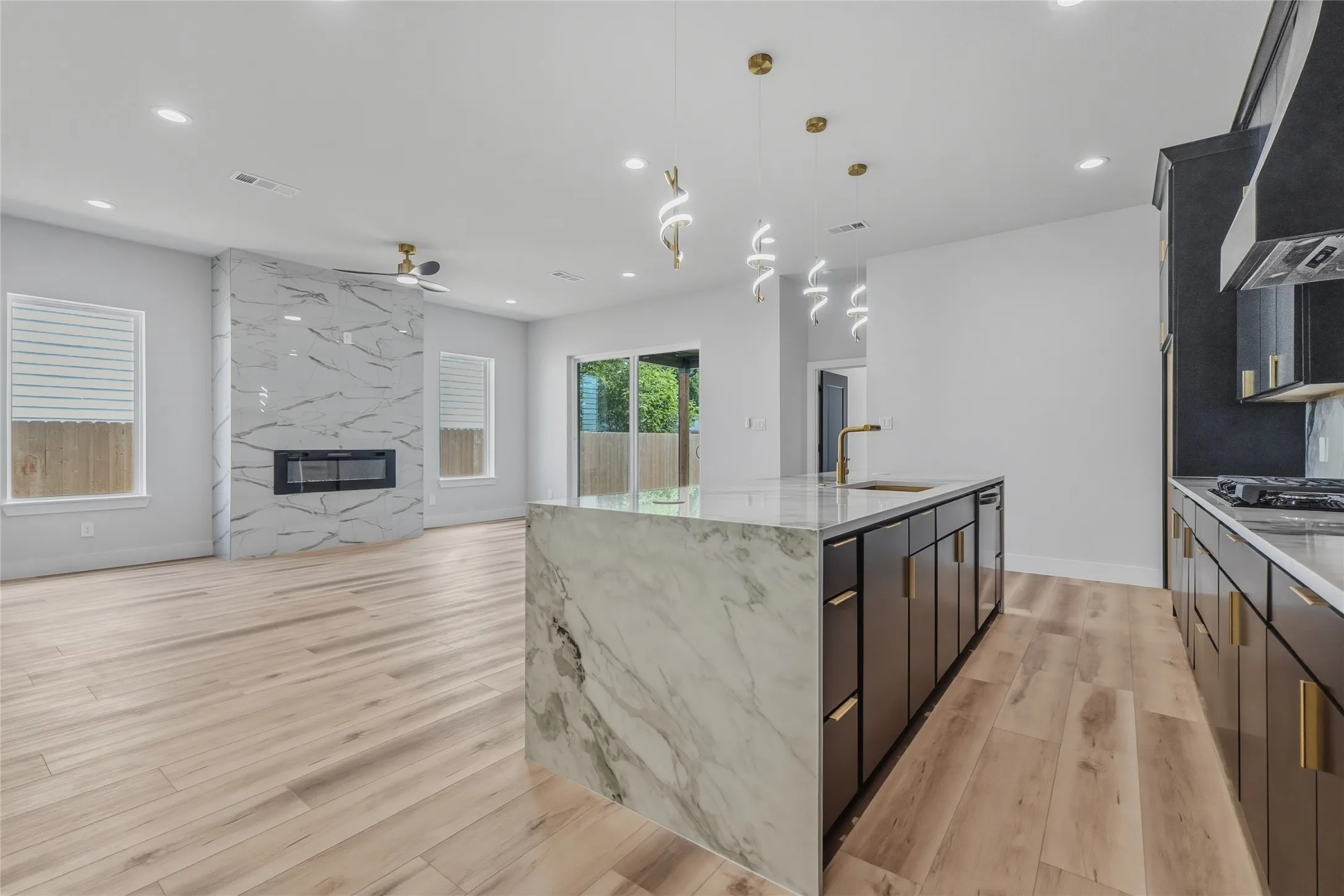Single Family Residence For Sale in Dallas County , 3914 Harlingen Street, Dallas, Texas 75212, 4 Bedroom, 5 Bathroom, 2 Garage spaces, 2,770 Sqft, built in 2026, mls#21364203, Real Estate Agent in Dallas, Homes For Sale in Dallas county, Homes For Sale in Dallas, Realtor in Dallas Texas, Real Estate Brokerage Independent Realty Texas, Luminita Cordes Realtor
