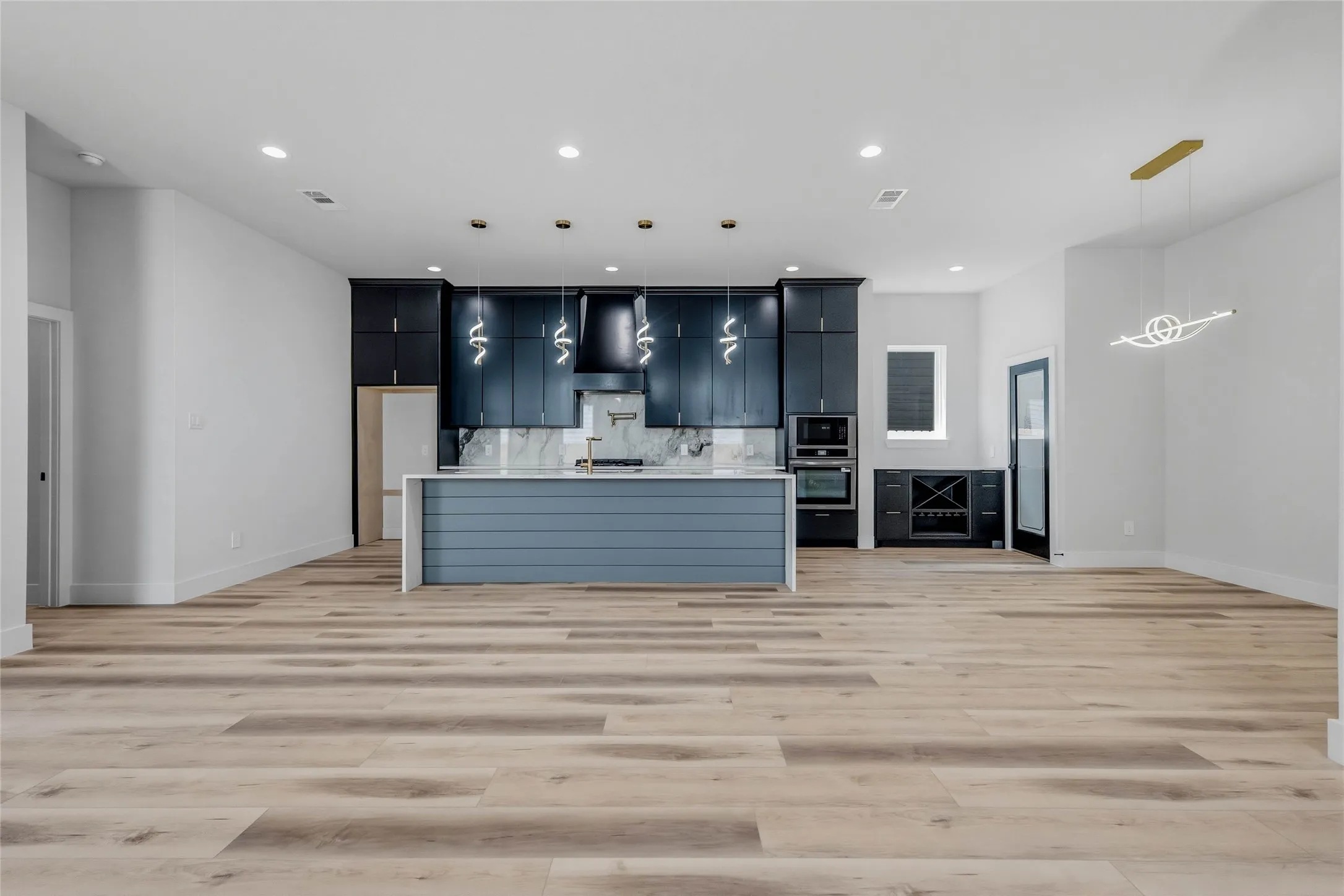 Single Family Residence For Sale in Dallas County , 3914 Harlingen Street, Dallas, Texas 75212, 4 Bedroom, 5 Bathroom, 2 Garage spaces, 2,770 Sqft, built in 2026, mls#21364203, Real Estate Agent in Dallas, Homes For Sale in Dallas county, Homes For Sale in Dallas, Realtor in Dallas Texas, Real Estate Brokerage Independent Realty Texas, Luminita Cordes Realtor