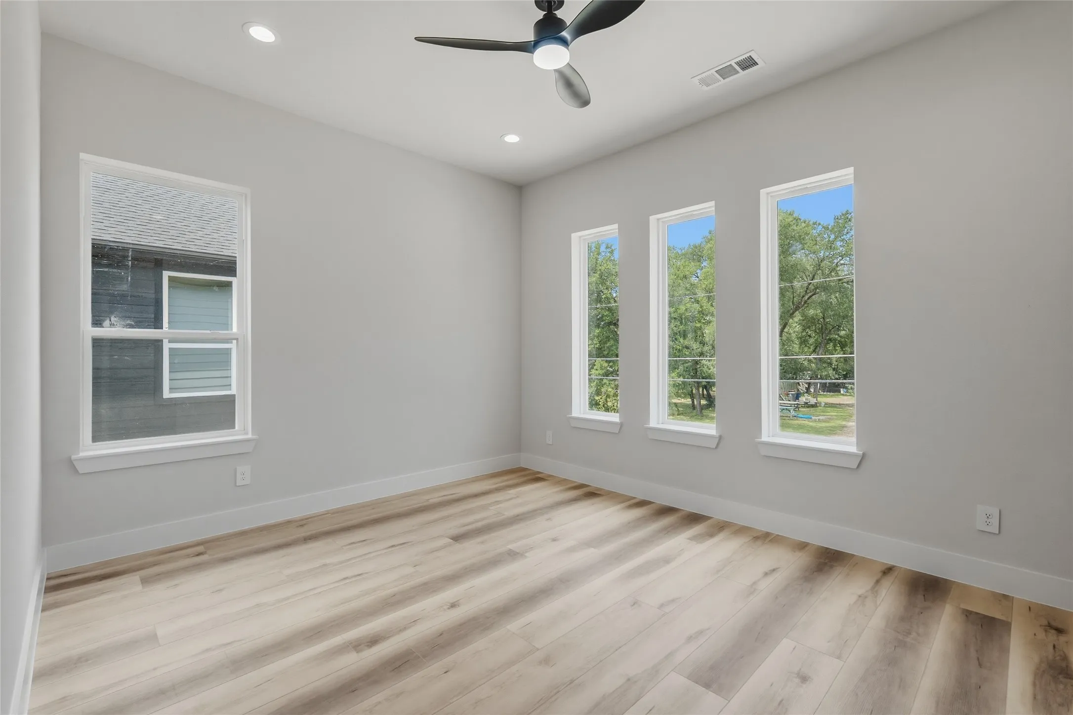 Single Family Residence For Sale in Dallas County , 3914 Harlingen Street, Dallas, Texas 75212, 4 Bedroom, 5 Bathroom, 2 Garage spaces, 2,770 Sqft, built in 2026, mls#21364203, Real Estate Agent in Dallas, Homes For Sale in Dallas county, Homes For Sale in Dallas, Realtor in Dallas Texas, Real Estate Brokerage Independent Realty Texas, Luminita Cordes Realtor