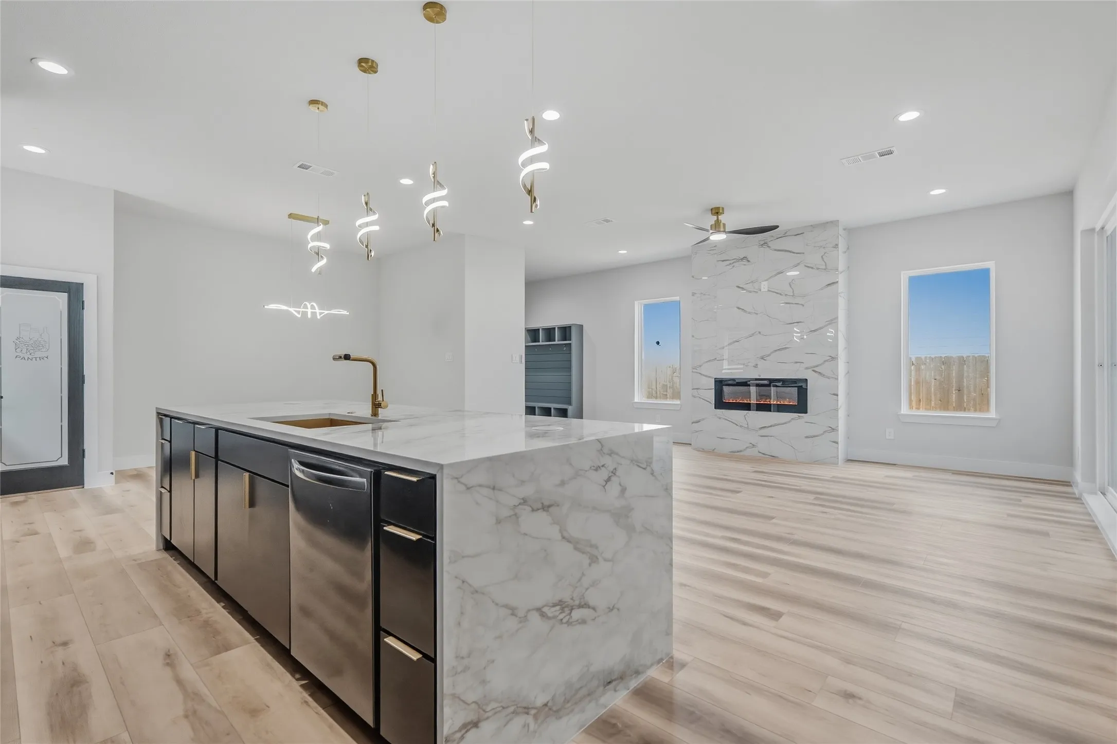 Single Family Residence For Sale in Dallas County , 3914 Harlingen Street, Dallas, Texas 75212, 4 Bedroom, 5 Bathroom, 2 Garage spaces, 2,770 Sqft, built in 2026, mls#21364203, Real Estate Agent in Dallas, Homes For Sale in Dallas county, Homes For Sale in Dallas, Realtor in Dallas Texas, Real Estate Brokerage Independent Realty Texas, Luminita Cordes Realtor