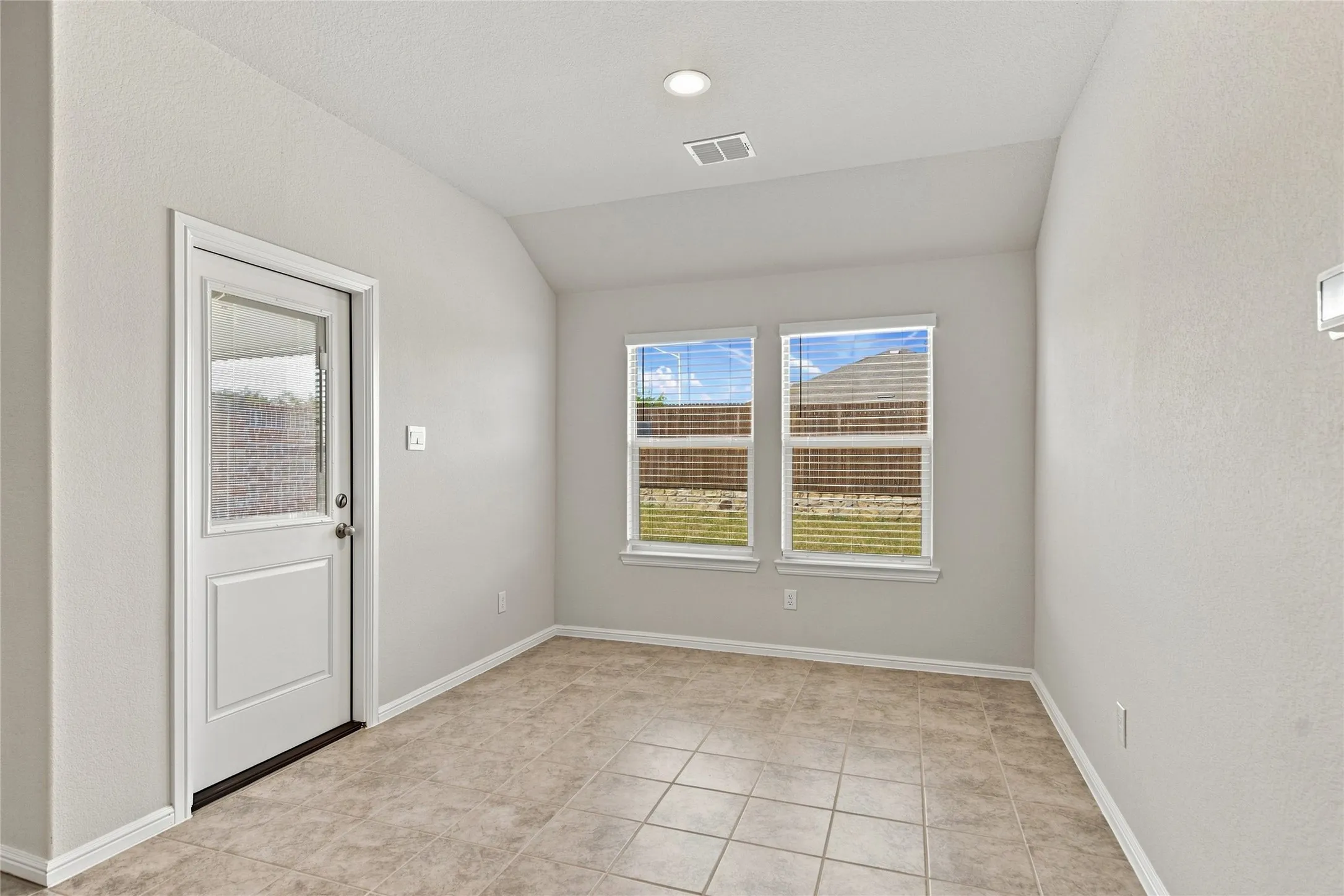 Single Family Residence For Sale in Denton County , 5912 Piedrosa Court, Denton, Texas 76226, 4 Bedroom, 2 Bathroom, 2 Garage spaces, 1,795 Sqft, built in 2023, mls#21358939, Real Estate Agent in Denton, Homes For Sale in Denton county, Homes For Sale in Denton, Realtor in Denton Texas, Real Estate Brokerage Independent Realty Texas, Luminita Cordes Realtor