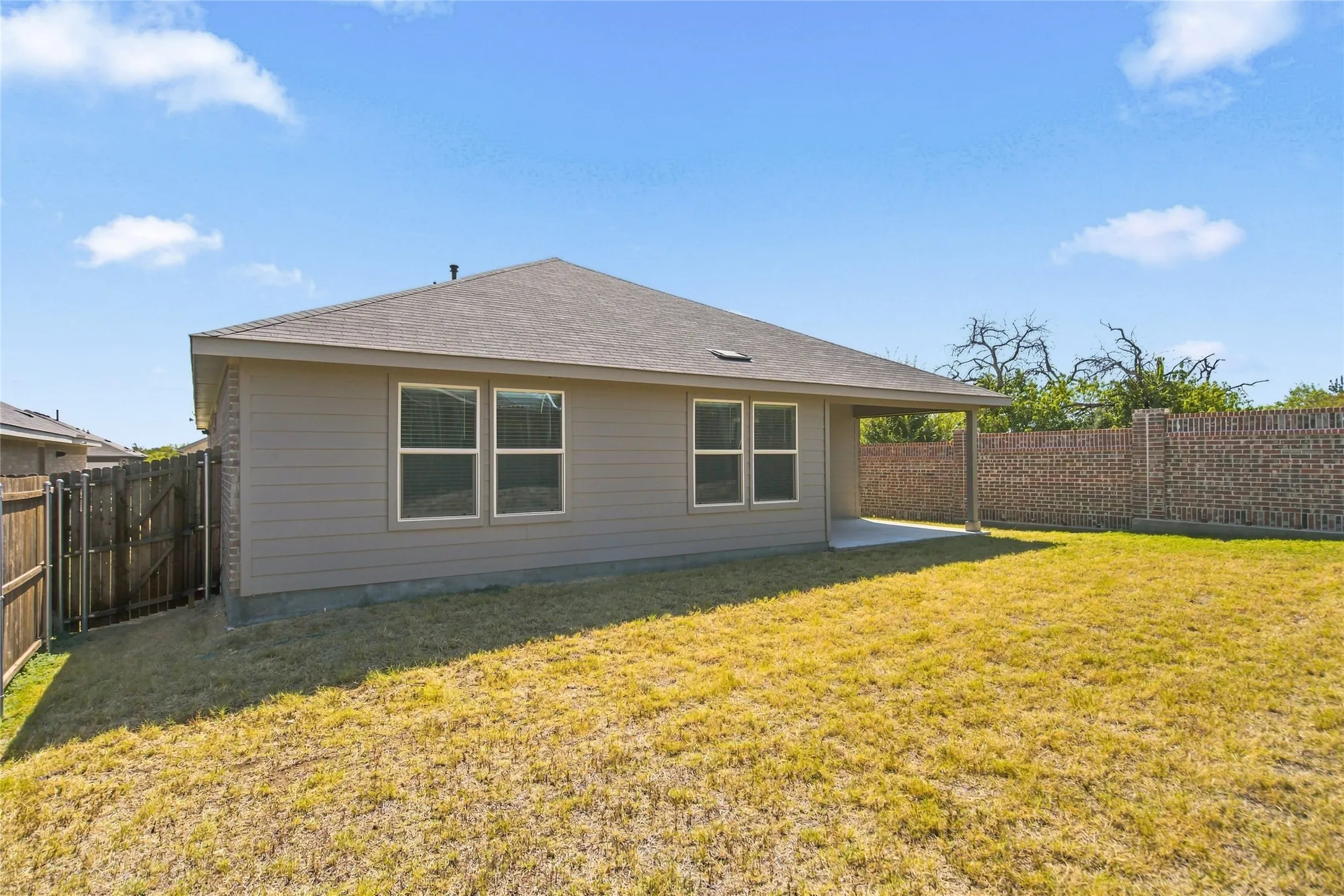 Single Family Residence For Sale in Denton County , 5912 Piedrosa Court, Denton, Texas 76226, 4 Bedroom, 2 Bathroom, 2 Garage spaces, 1,795 Sqft, built in 2023, mls#21358939, Real Estate Agent in Denton, Homes For Sale in Denton county, Homes For Sale in Denton, Realtor in Denton Texas, Real Estate Brokerage Independent Realty Texas, Luminita Cordes Realtor