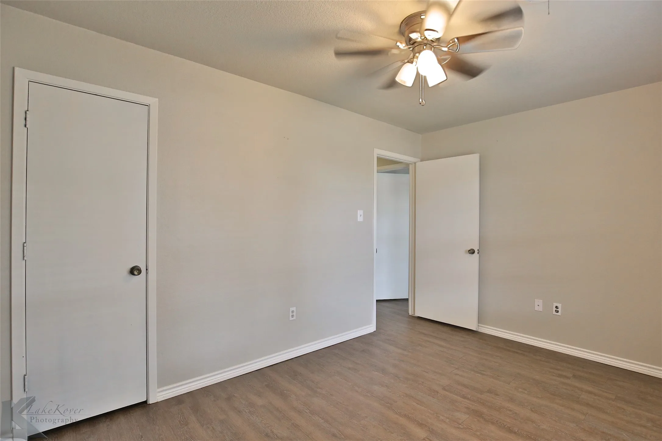 Single Family Residence For Rent in Taylor County , 1709 Pemelton Drive, Abilene, Texas 79601, 3 Bedroom, 2 Bathroom, 2 Garage spaces, 1,323 Sqft, built in 1983, mls#21362783, Real Estate Agent in Abilene, Homes For Rent in Taylor county, Homes For Rent in Abilene, Realtor in Abilene Texas, Real Estate Brokerage Independent Realty Texas, Luminita Cordes Realtor