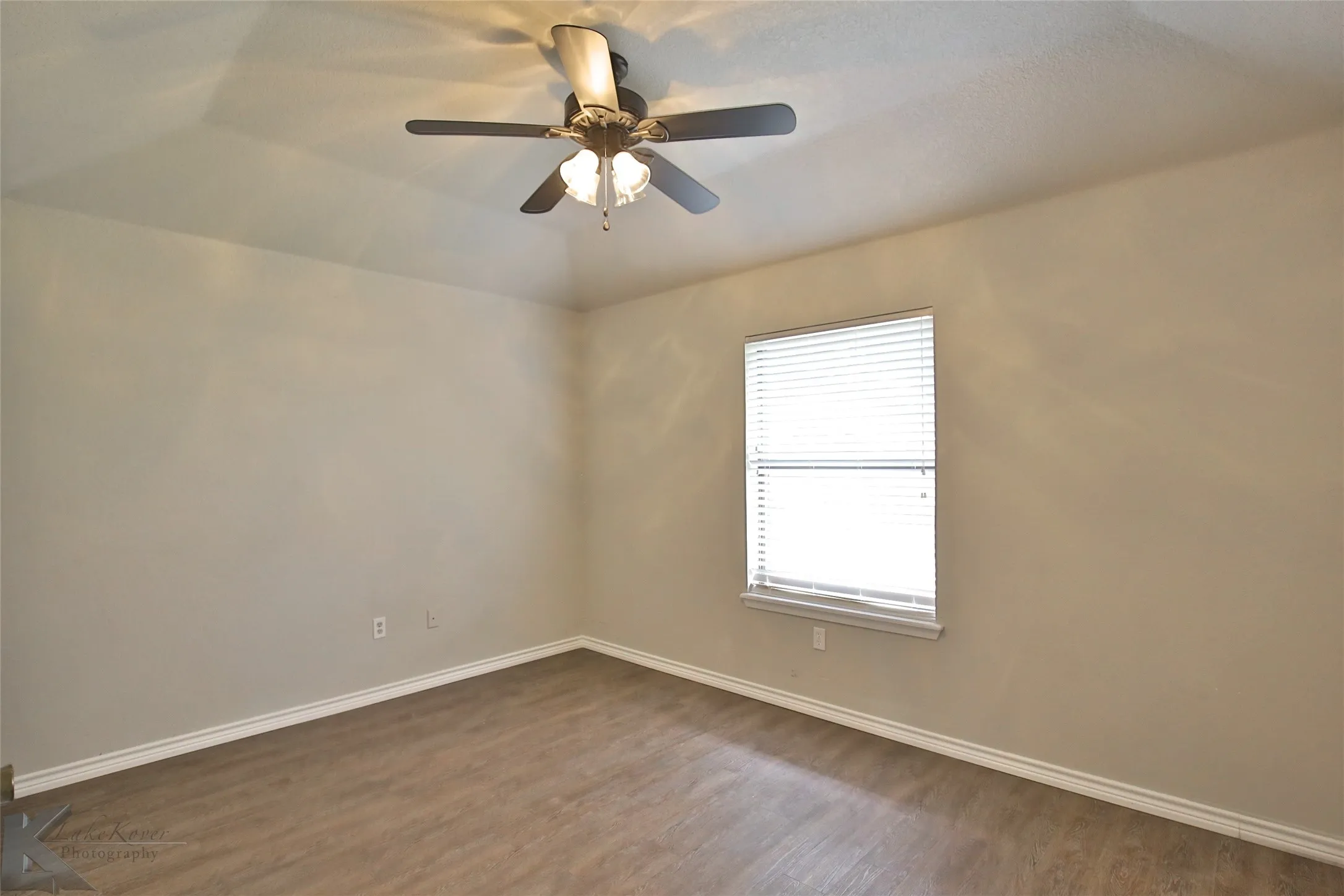 Single Family Residence For Rent in Taylor County , 1709 Pemelton Drive, Abilene, Texas 79601, 3 Bedroom, 2 Bathroom, 2 Garage spaces, 1,323 Sqft, built in 1983, mls#21362783, Real Estate Agent in Abilene, Homes For Rent in Taylor county, Homes For Rent in Abilene, Realtor in Abilene Texas, Real Estate Brokerage Independent Realty Texas, Luminita Cordes Realtor