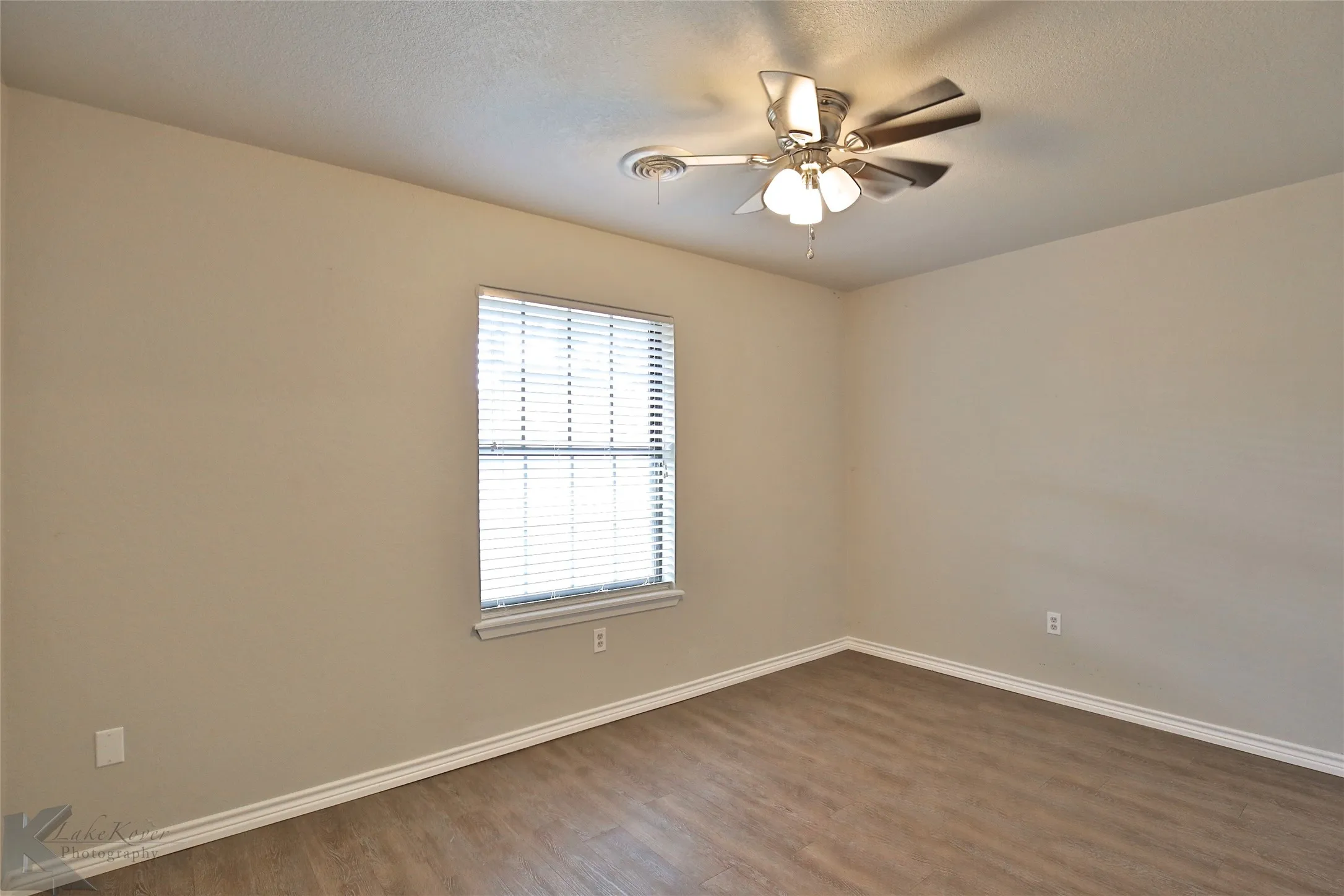 Single Family Residence For Rent in Taylor County , 1709 Pemelton Drive, Abilene, Texas 79601, 3 Bedroom, 2 Bathroom, 2 Garage spaces, 1,323 Sqft, built in 1983, mls#21362783, Real Estate Agent in Abilene, Homes For Rent in Taylor county, Homes For Rent in Abilene, Realtor in Abilene Texas, Real Estate Brokerage Independent Realty Texas, Luminita Cordes Realtor