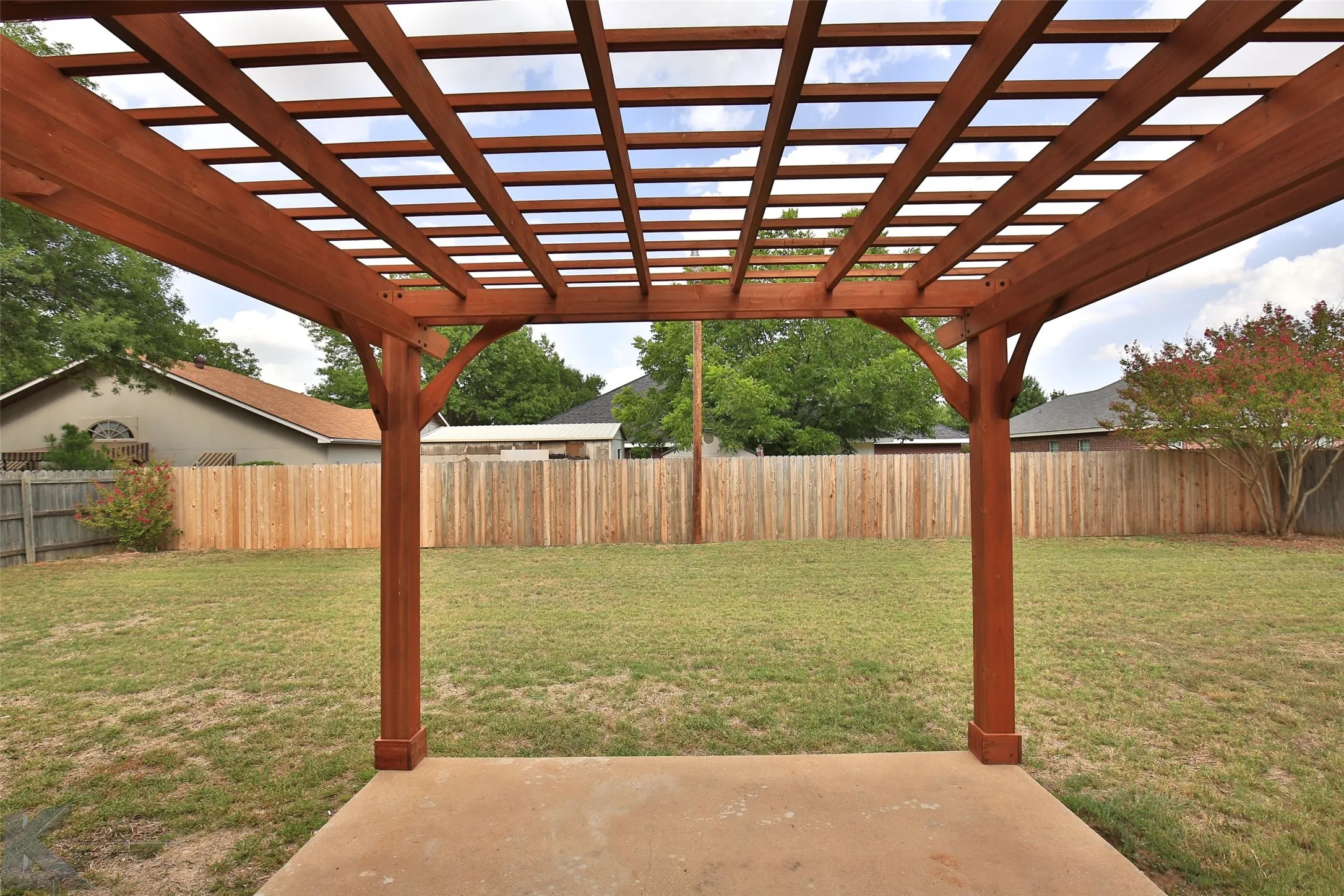 Single Family Residence For Rent in Taylor County , 1709 Pemelton Drive, Abilene, Texas 79601, 3 Bedroom, 2 Bathroom, 2 Garage spaces, 1,323 Sqft, built in 1983, mls#21362783, Real Estate Agent in Abilene, Homes For Rent in Taylor county, Homes For Rent in Abilene, Realtor in Abilene Texas, Real Estate Brokerage Independent Realty Texas, Luminita Cordes Realtor