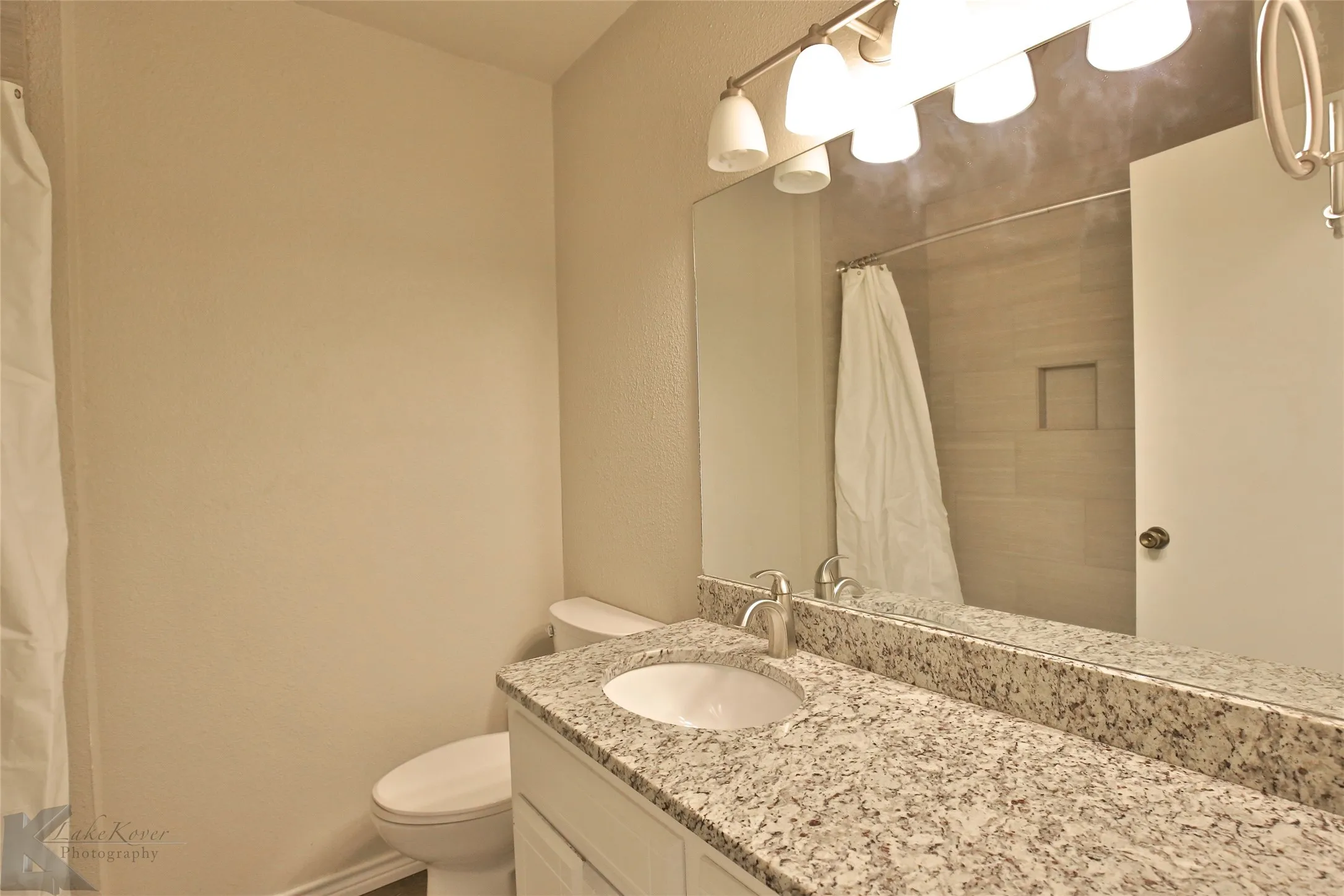 Single Family Residence For Rent in Taylor County , 1709 Pemelton Drive, Abilene, Texas 79601, 3 Bedroom, 2 Bathroom, 2 Garage spaces, 1,323 Sqft, built in 1983, mls#21362783, Real Estate Agent in Abilene, Homes For Rent in Taylor county, Homes For Rent in Abilene, Realtor in Abilene Texas, Real Estate Brokerage Independent Realty Texas, Luminita Cordes Realtor
