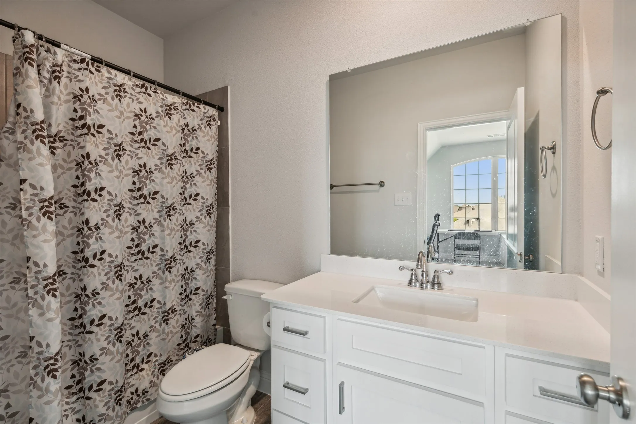 Single Family Residence For Sale in Collin County , 509 Tartane Drive, Anna, Texas 75409, 4 Bedroom, 4 Bathroom, 2 Garage spaces, 3,650 Sqft, built in 2023, Price $520,000, mls#21358974, Real Estate Agent in Anna, Homes For Sale in Collin county, Homes For Sale in Anna, Realtor in Anna Texas, Real Estate Brokerage Independent Realty Texas, Luminita Cordes Realtor