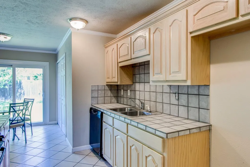 Single Family Residence For Rent in Collin County , 631 Valley View Drive, Allen, Texas 75002, 3 Bedroom, 2 Bathroom, 1 Garage spaces, 1,347 Sqft, built in 1979, mls#21364822, Real Estate Agent in Allen, Homes For Rent in Collin county, Homes For Rent in Allen, Realtor in Allen Texas, Real Estate Brokerage Independent Realty Texas, Luminita Cordes Realtor