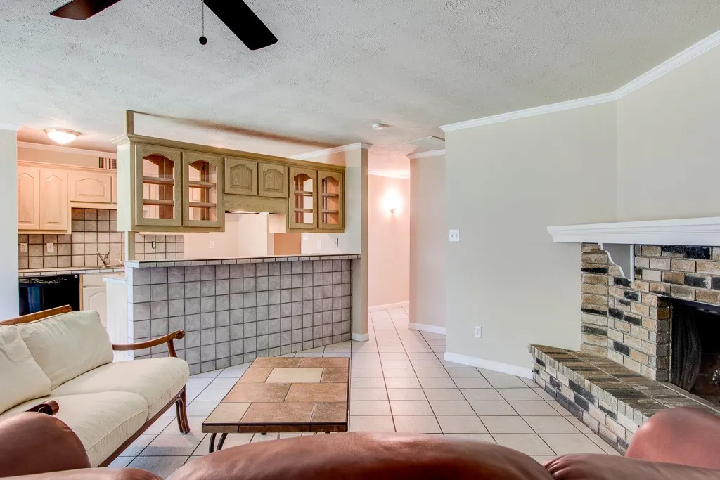 Single Family Residence For Rent in Collin County , 631 Valley View Drive, Allen, Texas 75002, 3 Bedroom, 2 Bathroom, 1 Garage spaces, 1,347 Sqft, built in 1979, mls#21364822, Real Estate Agent in Allen, Homes For Rent in Collin county, Homes For Rent in Allen, Realtor in Allen Texas, Real Estate Brokerage Independent Realty Texas, Luminita Cordes Realtor