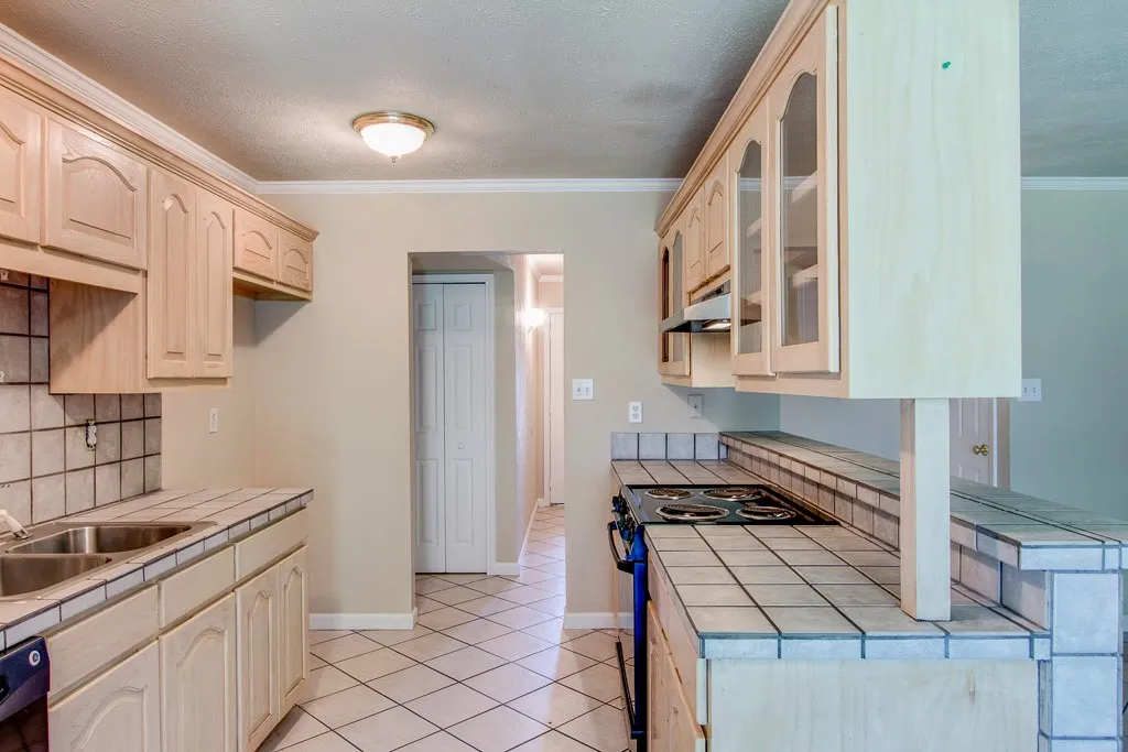 Single Family Residence For Rent in Collin County , 631 Valley View Drive, Allen, Texas 75002, 3 Bedroom, 2 Bathroom, 1 Garage spaces, 1,347 Sqft, built in 1979, mls#21364822, Real Estate Agent in Allen, Homes For Rent in Collin county, Homes For Rent in Allen, Realtor in Allen Texas, Real Estate Brokerage Independent Realty Texas, Luminita Cordes Realtor